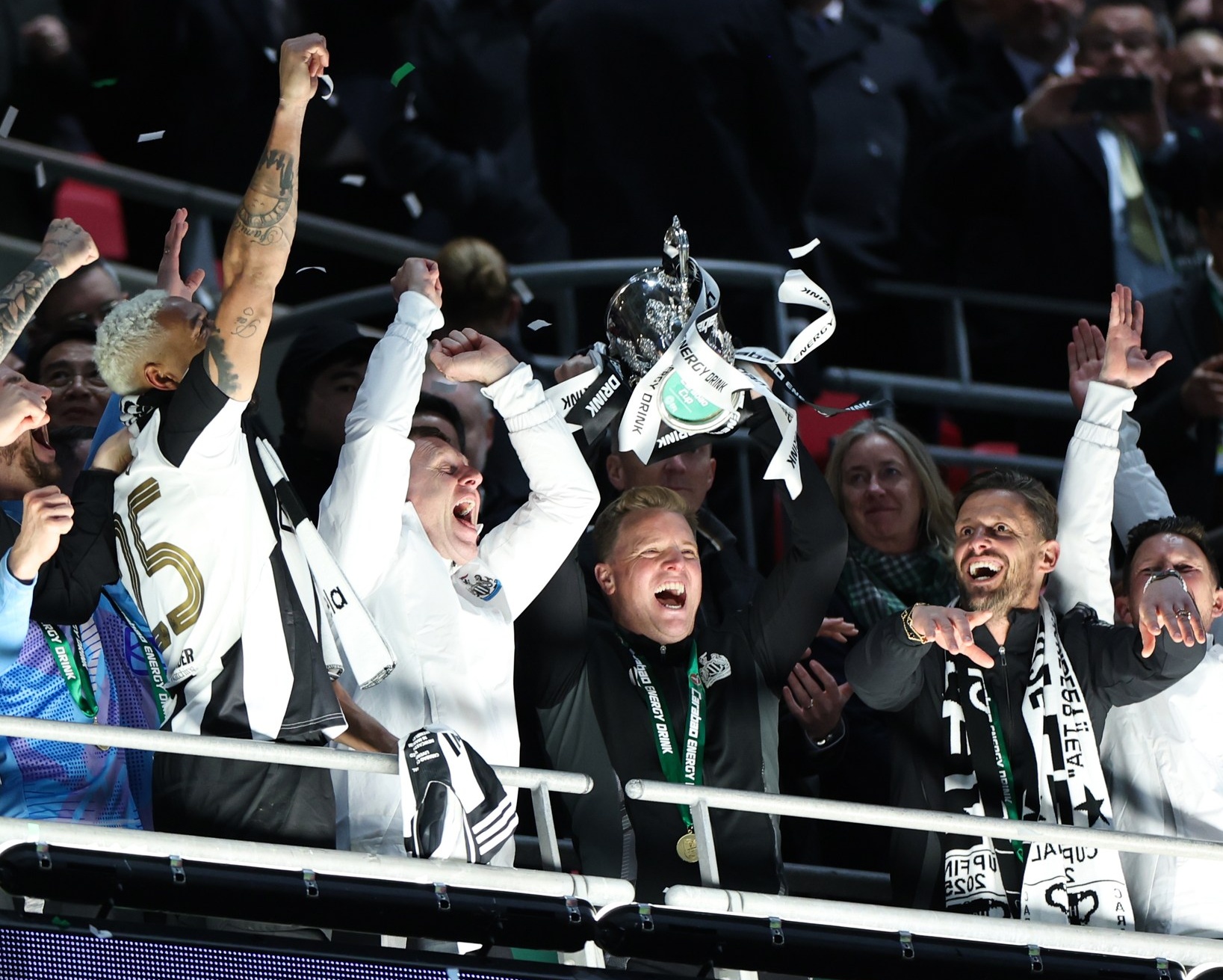 JUARA:Newcastle United menorehkan sejarah menaklukkan Liverpool 2-1 dalam final Carabao Cup di Stadion Wembley, Senin (17/3/2025) dinihari