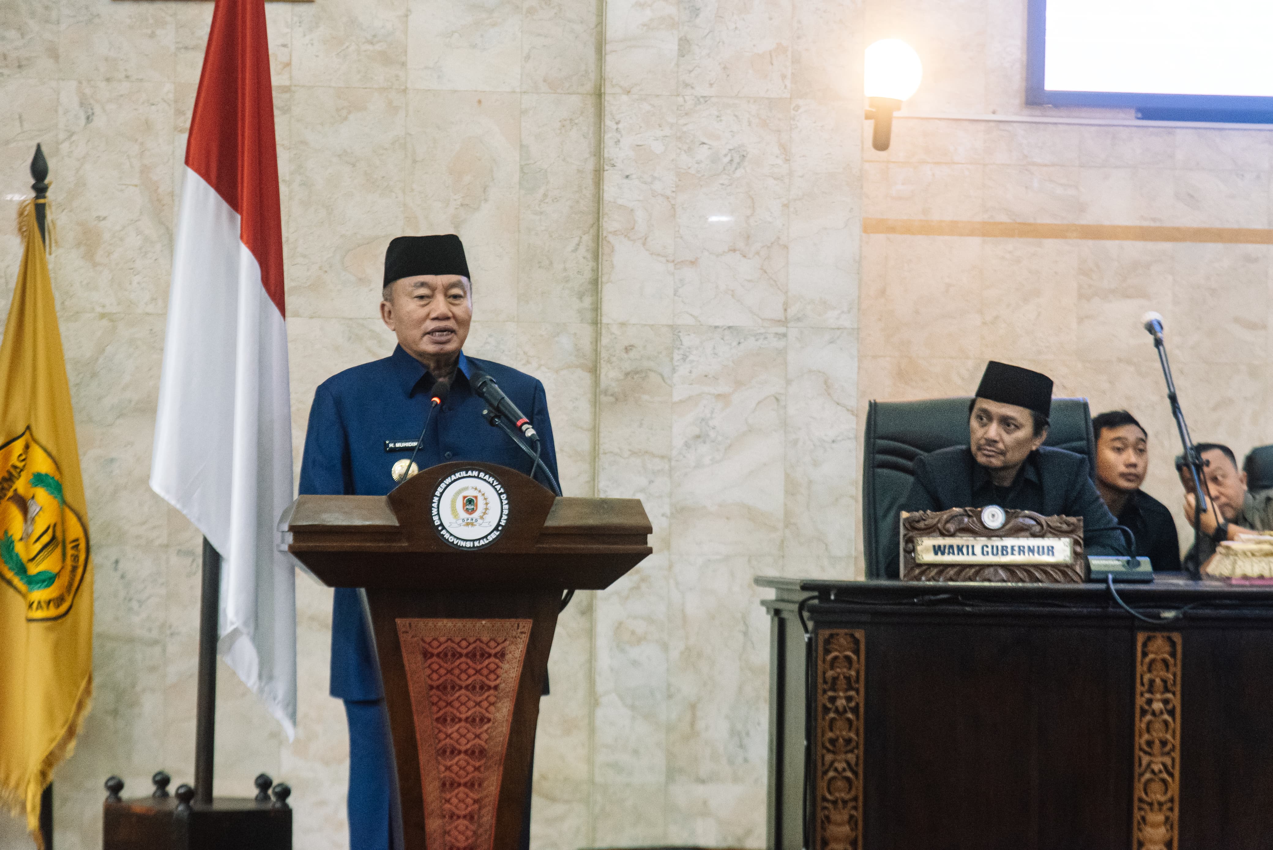 PARIPURNA:Gubernur Kalsel H Muhidin menyampaikan Laporan Keterangan Pertanggungjawaban (LKPj) Tahun Anggaran 2024 pada Rapat Paripurna DPRD Kalsel, Selasa (18/3/2025) siang.