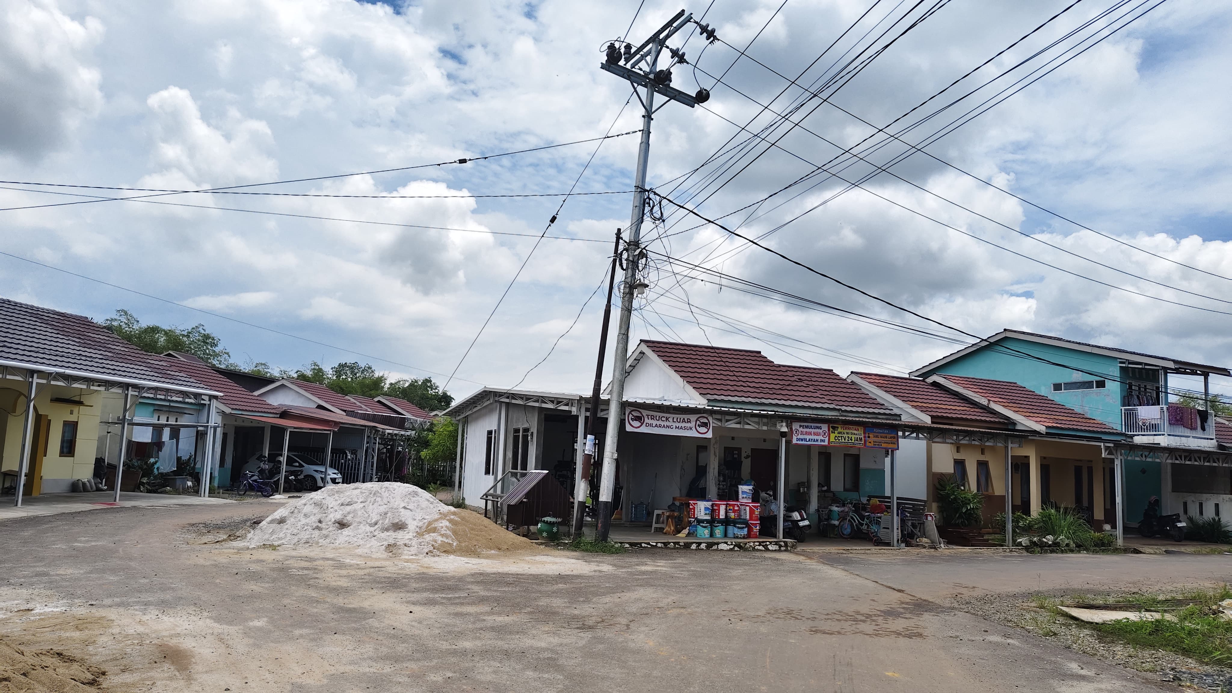 HUNIAN:  Salah satu lokasi perumahan terbilang cukup murah di Kabupaten Hulu Sungai Utara.