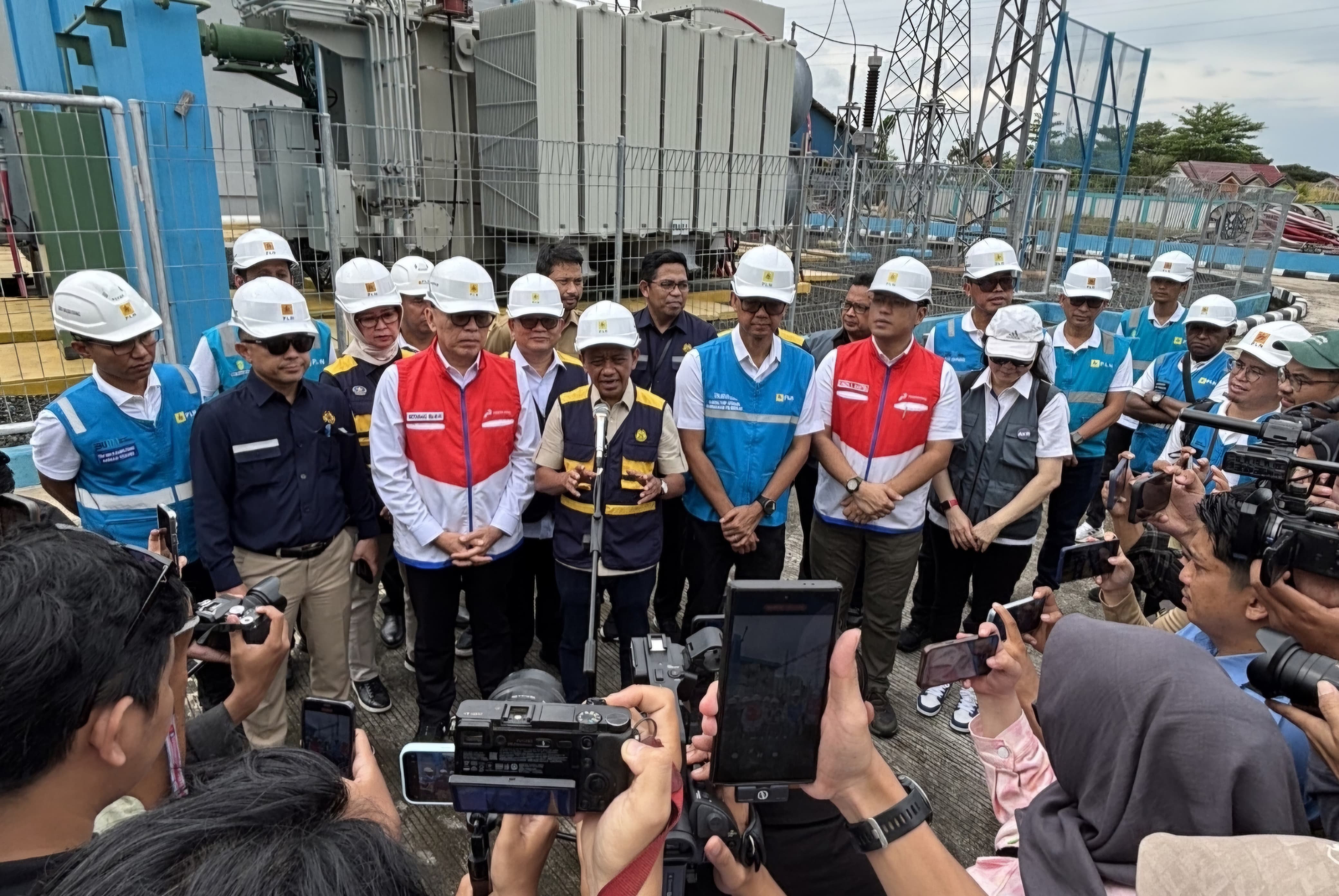 WAWANCARA:Menteri ESDM, Bahlil Lahadalia mengapresiasi upaya PLN dalam mengamankan pasokan listrik di bulan Ramadan dan Lebaran di Pulau Kalimantan.