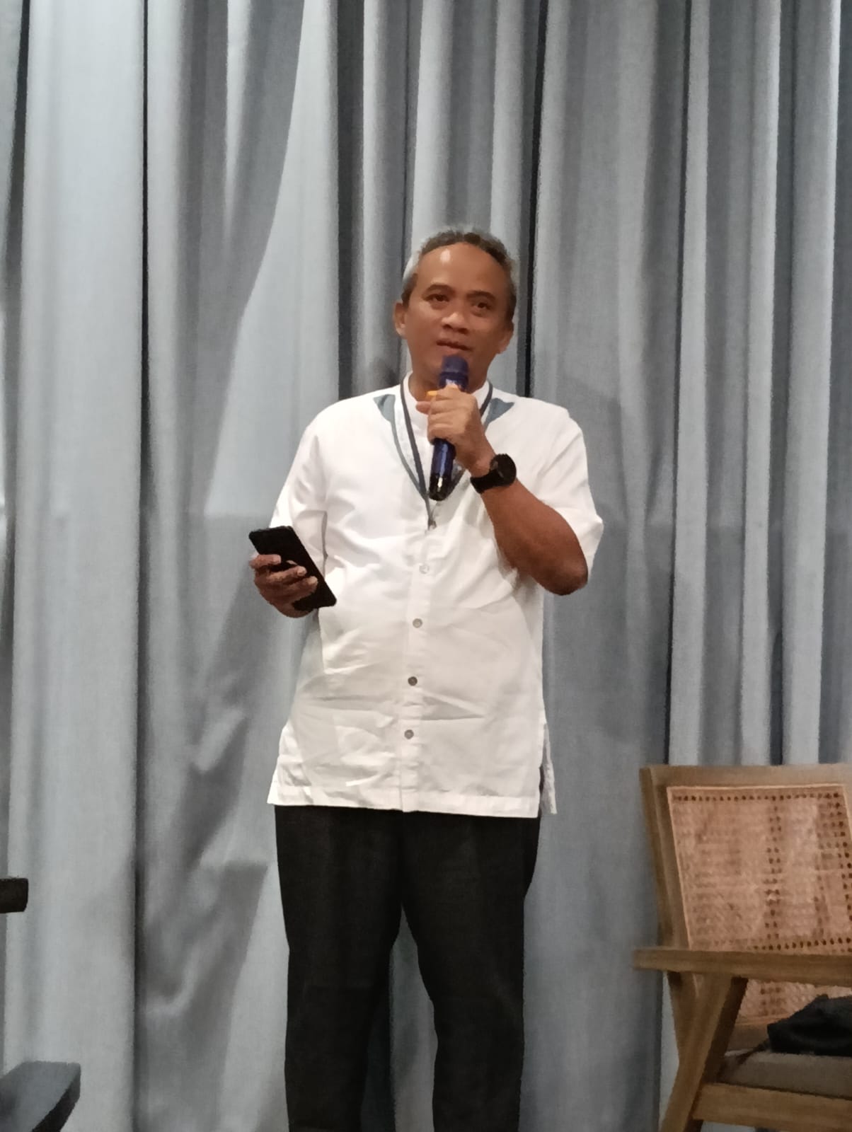 SIAGA:Regional CEO BRI Banjarmasin, Novian Supriatno saat menjelaskan persiapan layanan perbankan BRI selama Lebaran.(foto:Raudah Anisya/Radar Banjarmasin)
