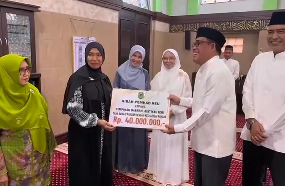 MOMEN:Bupati dan Wakil Bupati HSU, H Sahrujani dan Hero Setiawan saat Safari Ramadan di Masjid Al Jihad Palampitan Hulu, Kecamatan Amuntai Tengah, Senin (24/3/2025).