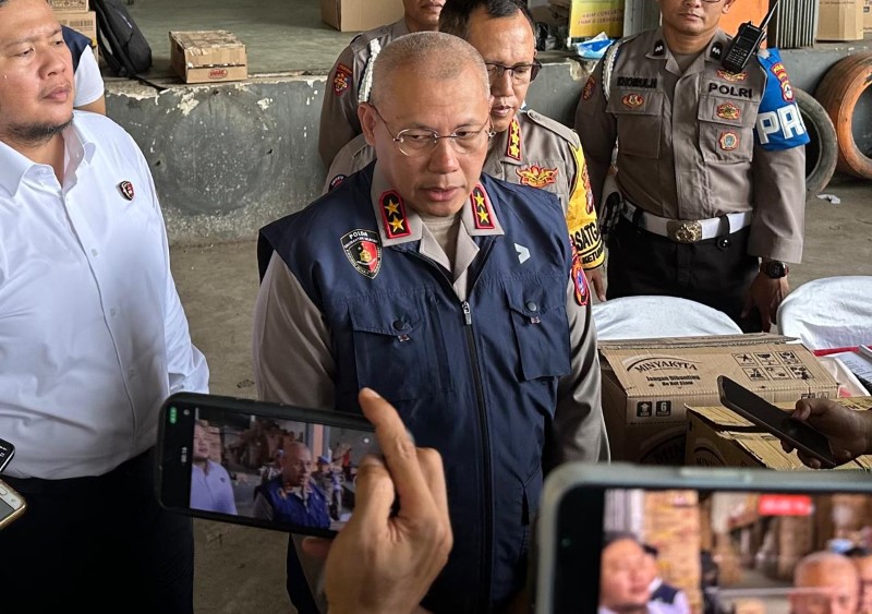 ATENSI: Kapolda Kalsel, Irjen Pol Rusyanto Yudha Hermawan menyampaikan meninggalnya jurnalis Juwita menjadi atensinya untuk diungkap penyebabnya. (Foto: Muhammad Oscar Fraby/Radar Banjarmasin)