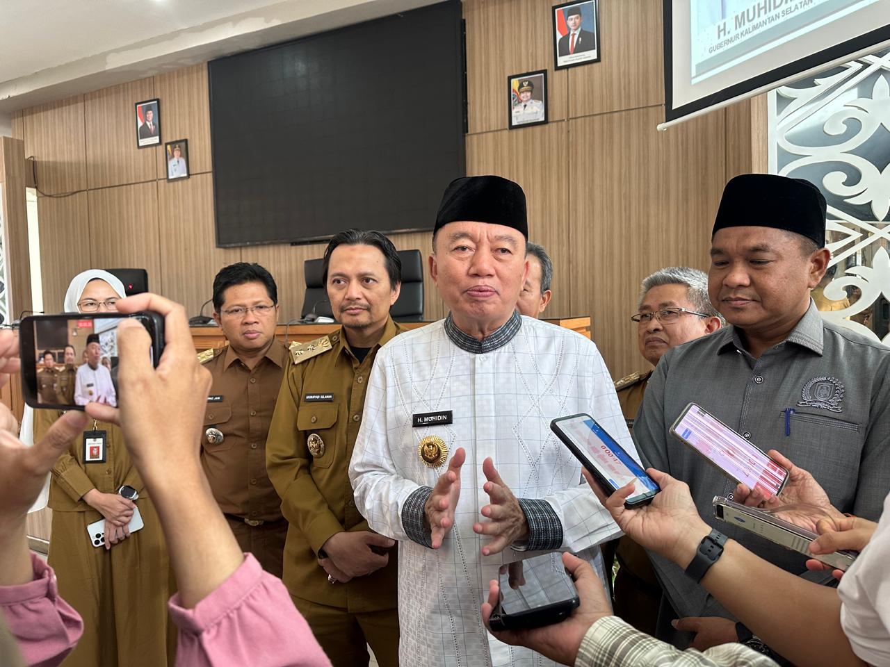 MEGA PROYEK: Gubernur Kalsel Muhidin mengungkap akan dibangun jalan baru menghubungkan Mataraman-Tabalong