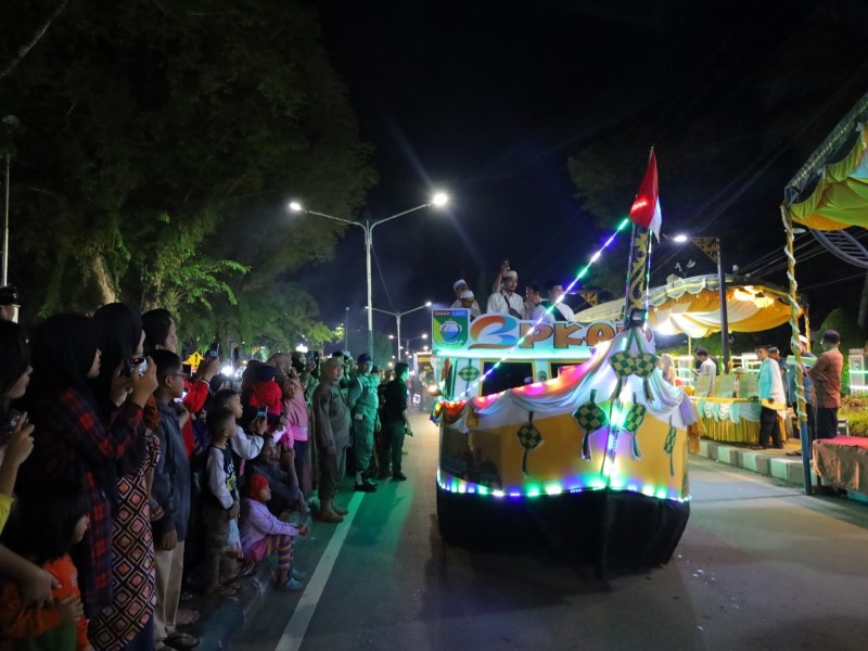MERIAH: Suasana kegiatan Gema Takbir Hari Raya Idulfitri 1445 Hijriah pada tahun kemarin.