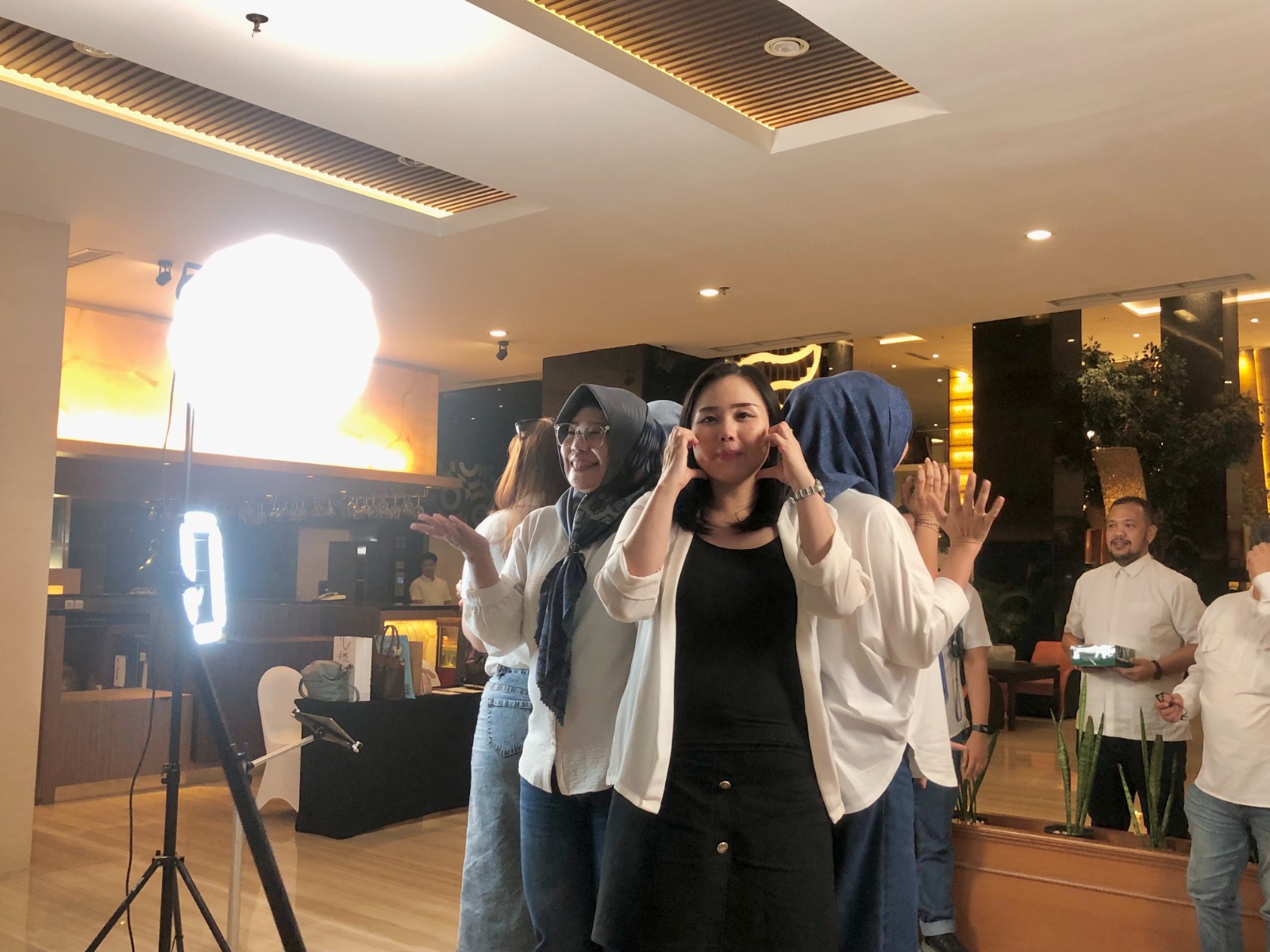 KAMERA 360: Layanan kamera 360 tak disia-siakan para members untuk seru-seruan sekaligus kenang-kenangan.