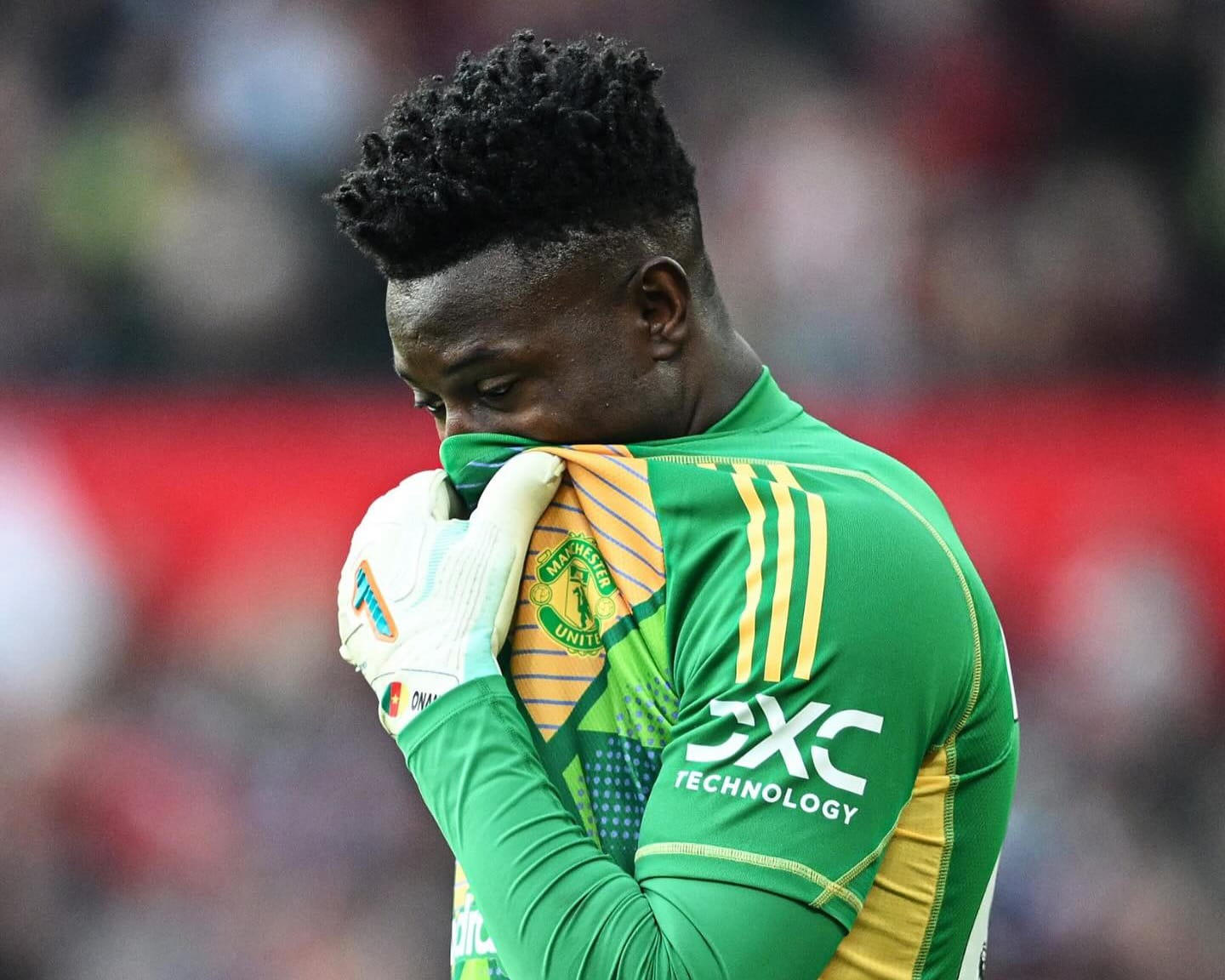 KECEWA:Kiper Manchester United, Andr&eacute; Onana melakukan blunder yang membuat Olympique Lyon mampu menyamakan kedudukan di menit akhir laga perempat final Liga Europa.(IG MU)