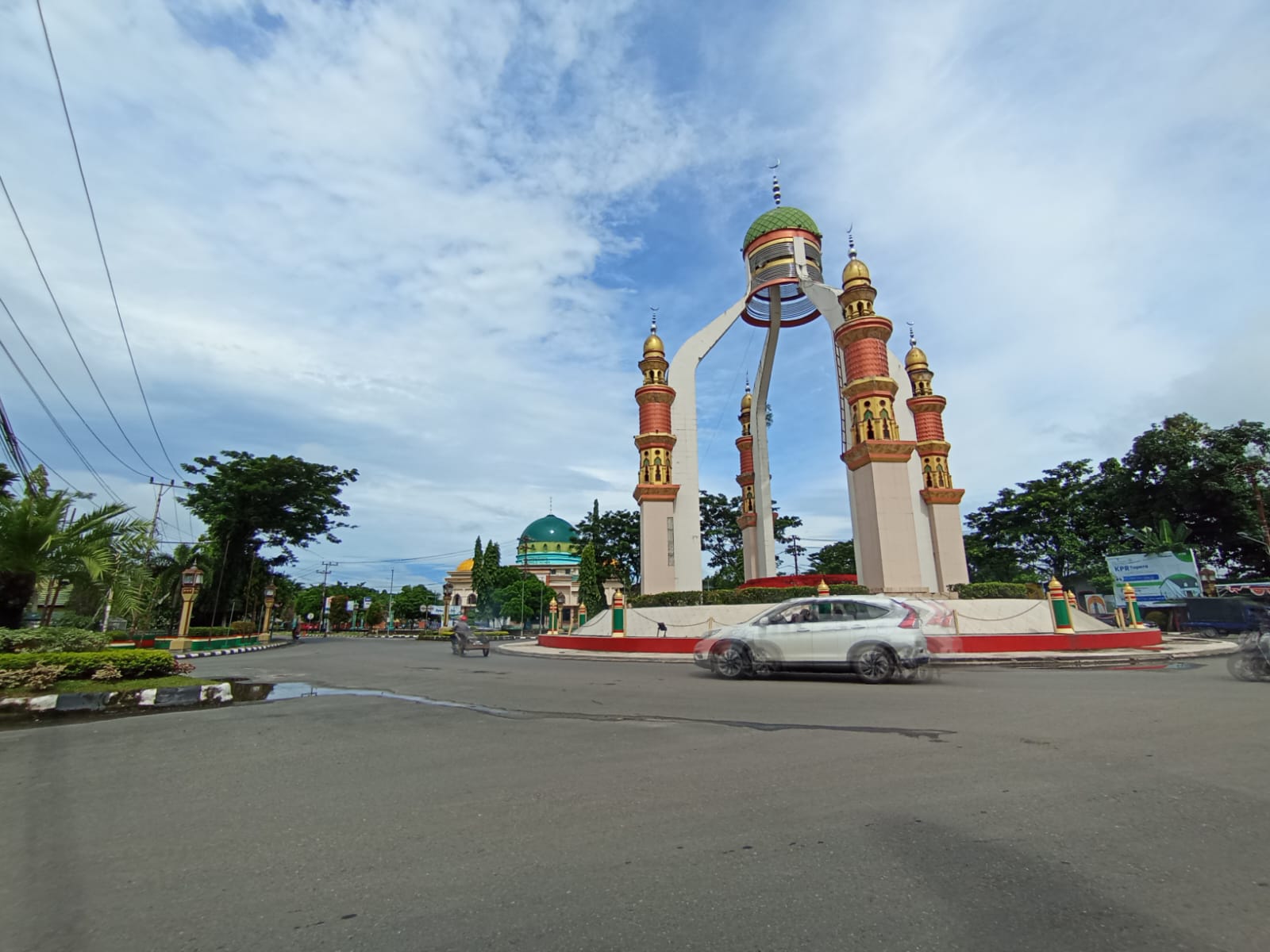SIAP DUKUNG: Pemerintah Provinsi Kalsel berencana membangun jalan poros lintas tengah, keinginan ini didukung Pemerintah Kabupaten Tapin bersama dengan DPRD Tapin.