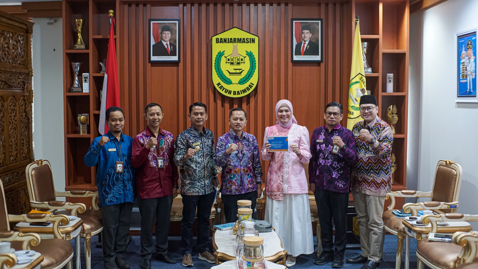 APRESIASI:Kepala Perwakilan Ombudsman RI Provinsi Kalimantan Selatan, Hadi Rahman saat melakukan kunjungan kelembagaan dengan Wali Kota dan Wakil Wali Kota Banjarmasin.