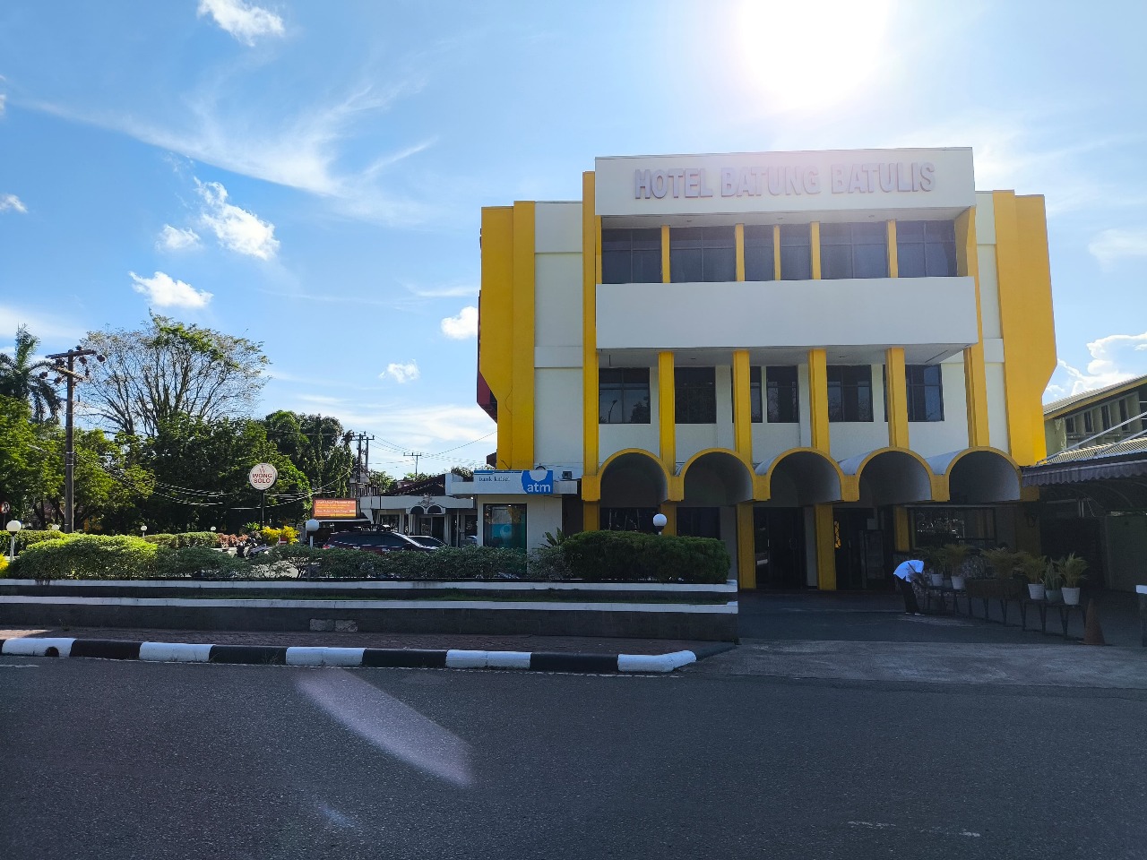 MERUGI: Operasional Hotel Batung Batulis di Banjarmasin disetop Pemprov Kalsel karena terus merugi.