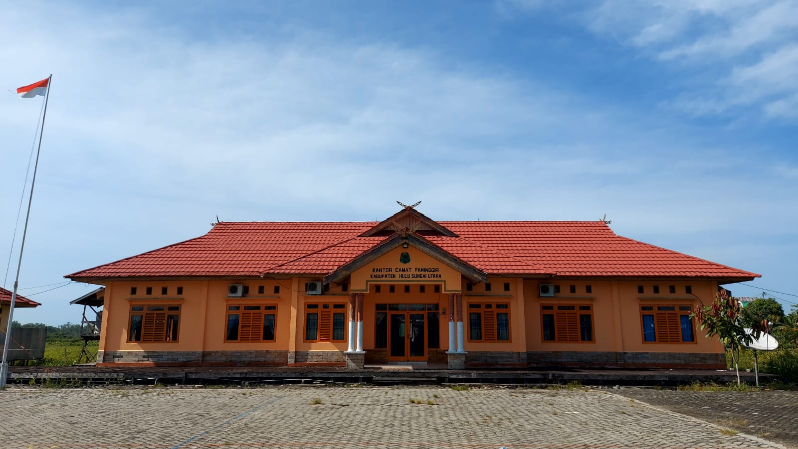 HASIL PEMEKARAN: Kantor Kecamatan Paminggir di tepi Sungai Barito, Provinsi Kalimantan Selatan.