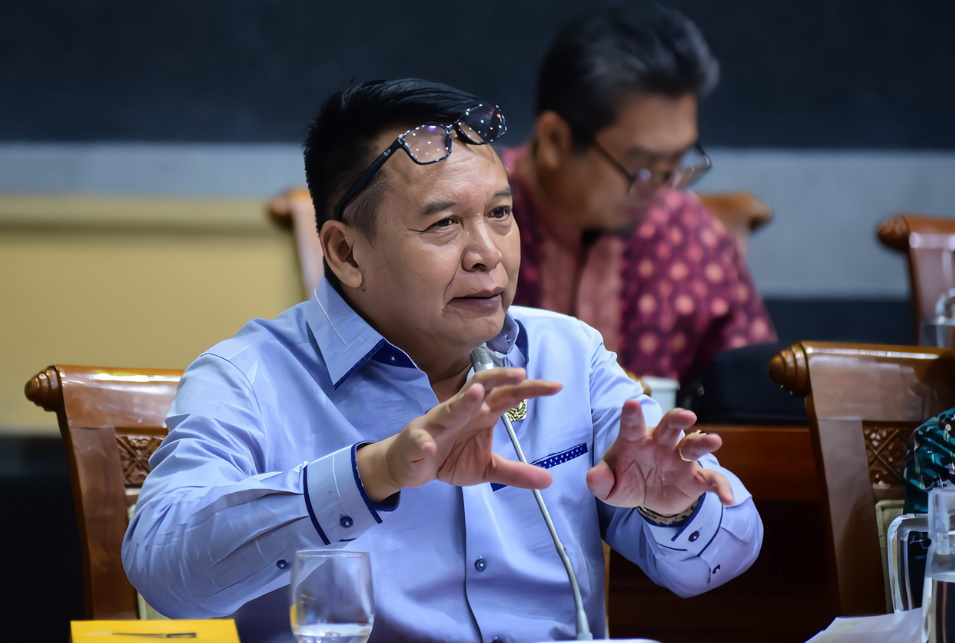 PURNAWIRAWAN: Anggota Komisi I DPR RI TB Hasanuddin.