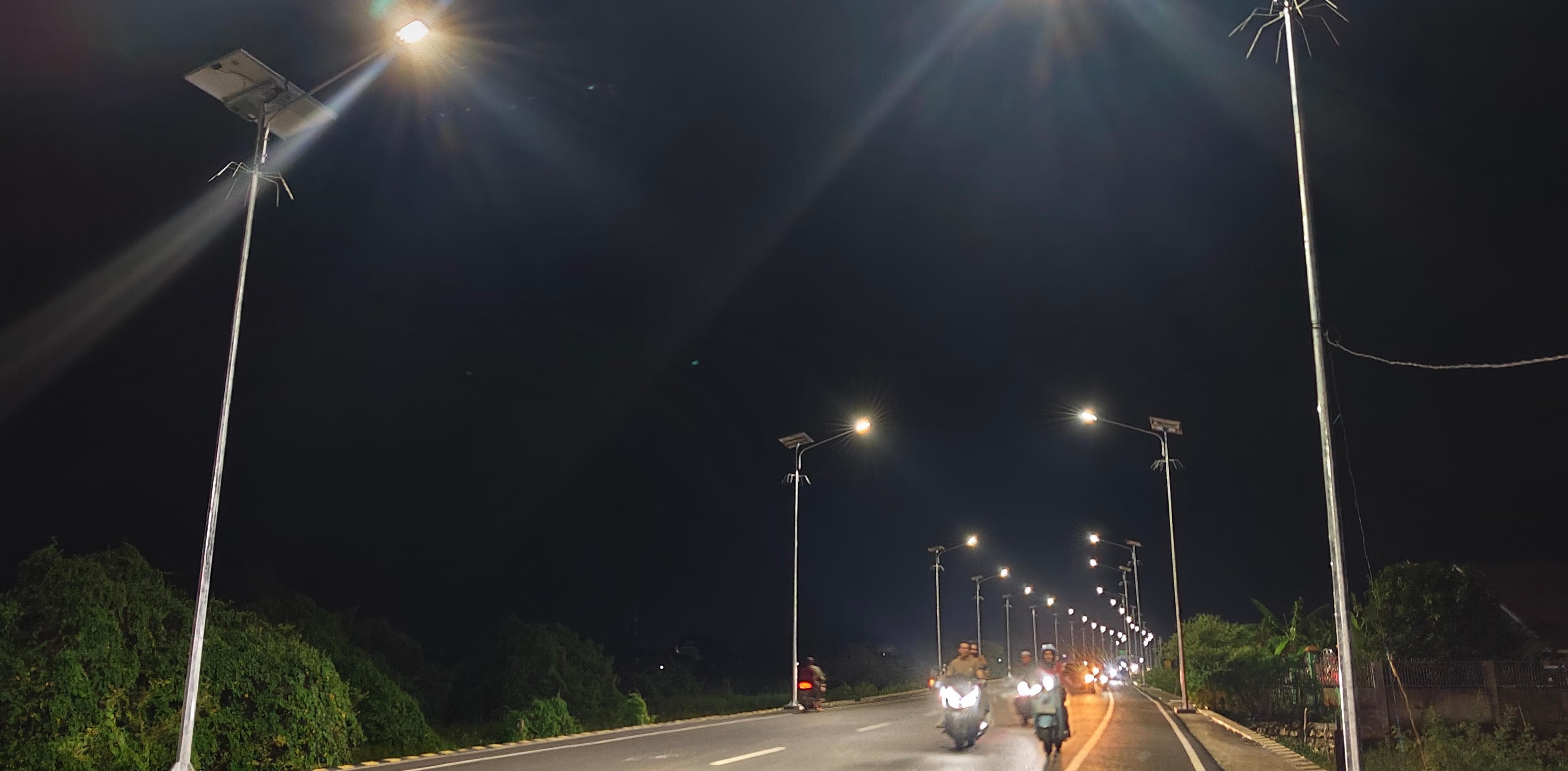 JALAN BY-PASS: Bupati HSU H Sahrujani dan pimpinan DPRD HSU, tandatangani rekomendasi usulan penamaan jalan dan bangunan di Aula Paripurna Dewan, Senin (21/4/2025).