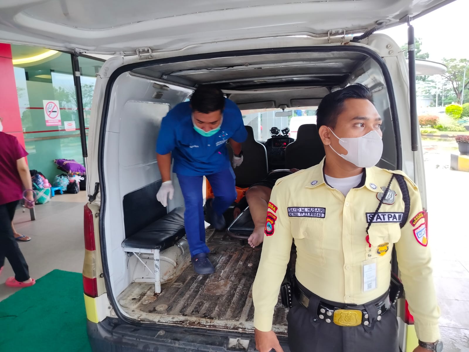 Korban tiba di RSUD Ansari Saleh Banjarmasin. Tim medis menyatakan perempuan malang ini sudah meninggal dunia.