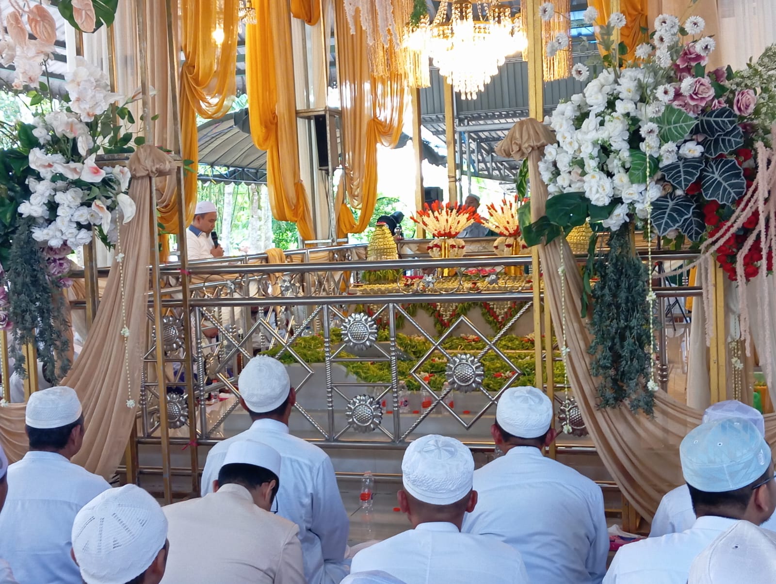 HADIR: Kegiatan haul Datu Aling. (Foto: Rasidi Fadli)