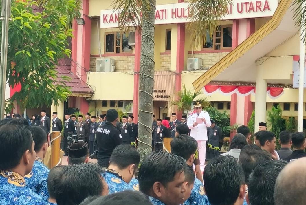 HARI OTDA:Bupati HSU, H Sahrujani memimpin peringatan Hari Otonomi Daerah (OTDA) Tahun 2025, tingkat Kabupaten HSU, Senin (28/4/2025).