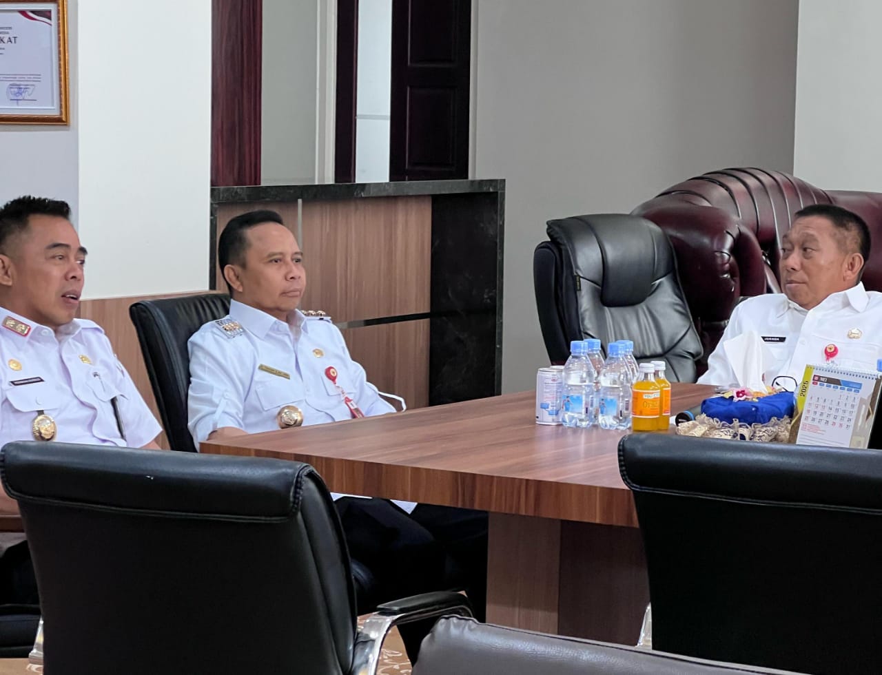 SEPAKAT: Pemerintah Kabupaten Tapin dan Pemerintah Kabupaten Barito Kuala sebagai pemegang saham Bank Tapin menyepakati memberhentikan Direktur Utama dan dua Dewan Komisaris Bank Tapin.