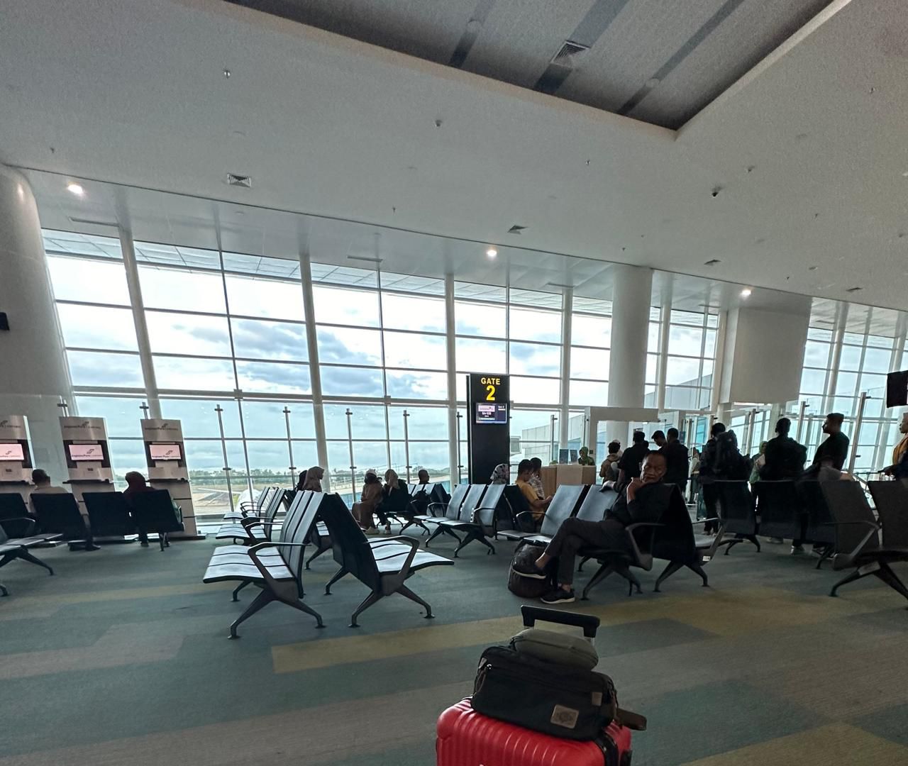 RUANG TUNGGU: Status Internasional Bandara Syamsudin Noor diupayakan kembali oleh Pemprov Kalsel bersama PT Angkasa Pura I. (Foto: Dokumen)