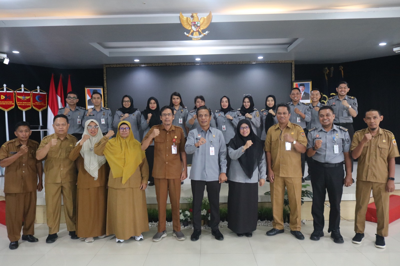 SINERGI: Kanwil Kemenkum Kalsel Gelar Harmonisasi Ranperbup HST, Selasa (6/5/2025)