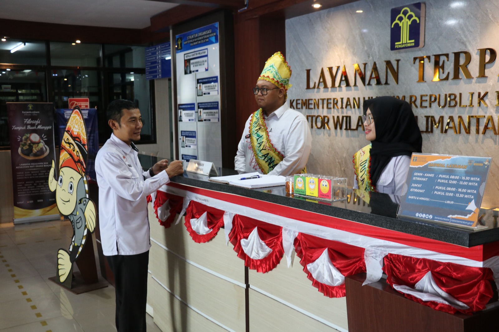 KUNJUNGAN:Tim Inspektorat Jenderal (Itjen) melakukan evaluasi lapangan di Kanwil Kemenkum Kalsel, Selasa (7/5/2025).(Foto:Humas Kanwil Kemenkum Kalsel)