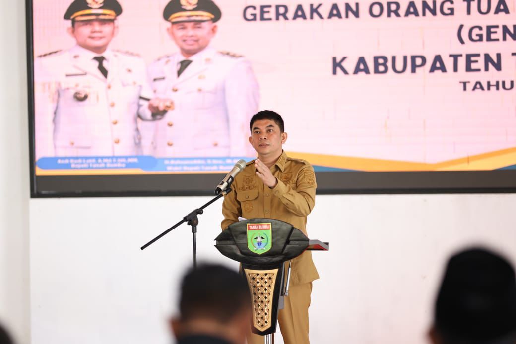 SAMBUTAN:Bupati Kabupaten Tanah Bumbu, Andi Rudi Latif memberikan sambutan dalam sosialisasi Gerakan Orang Tua Asuh Cegah Stunting (GENTING), Selasa (6/5/2025).