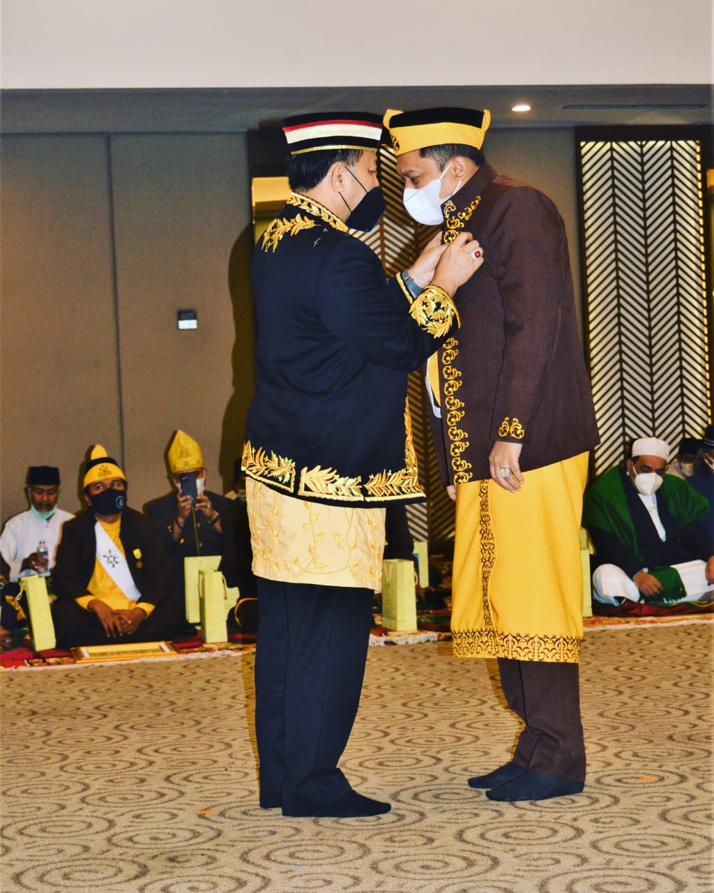 KEGIATAN KESULTANAN: Habib Banua dalam sebuah kegiatan Kesultanan Banjar bersama Sultan Khairul Saleh.