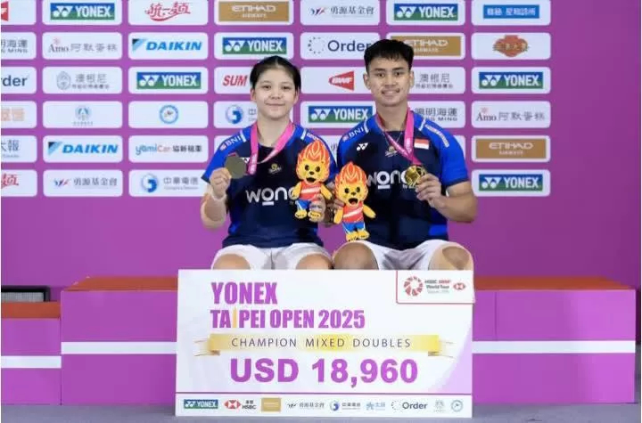 JUARA: Jafar Hidayatullah/Felisha Alberta Pasaribu raih gelar juara di Taipei Open 2025. (@badminton.ina)