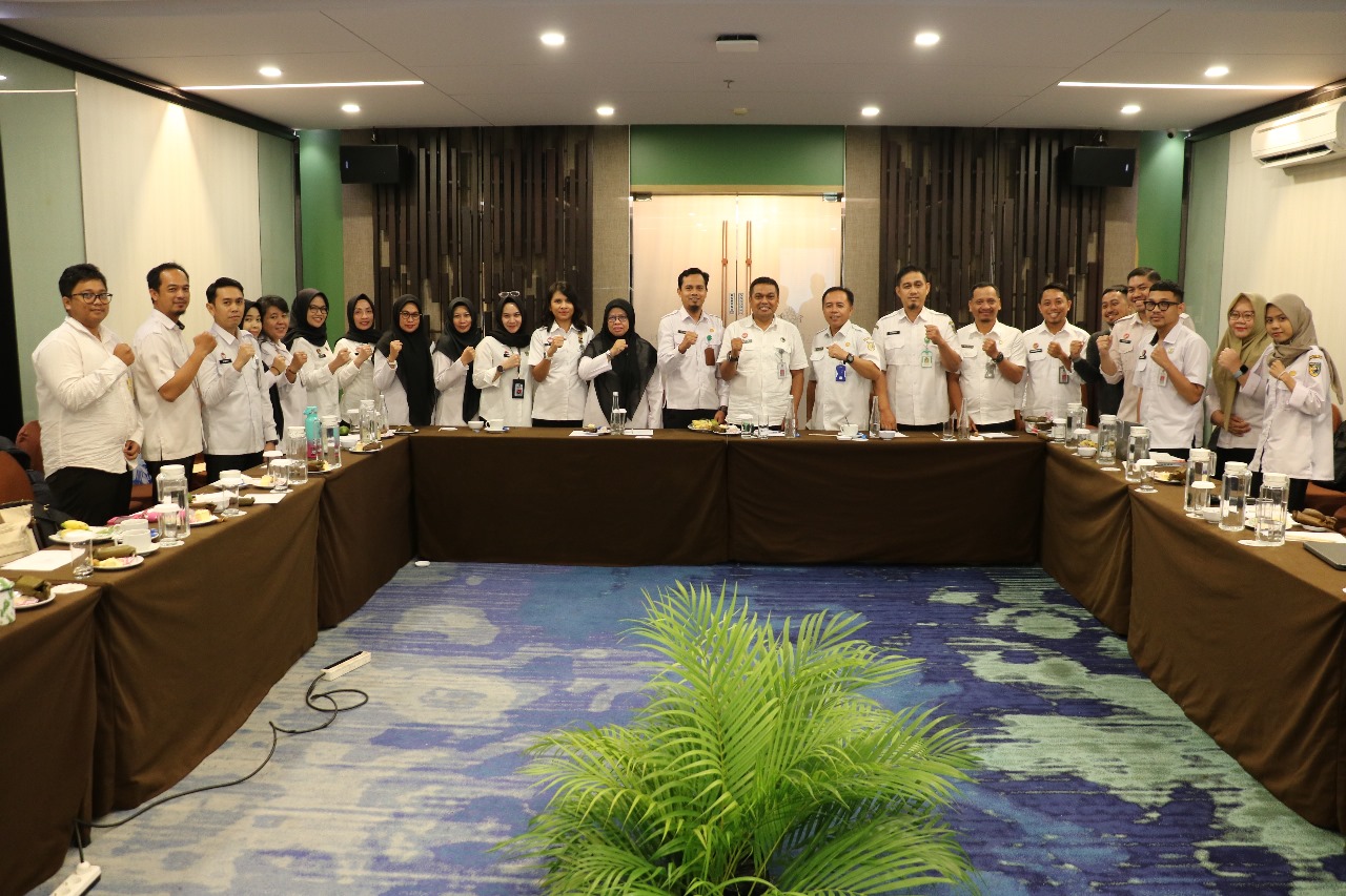 RAPAT HARMONISASI:Jajaran Pemkab Tala bersama Kanwil Kemenkum Kalsel menggelar Rapat Harmonisasi Ranperda di Rattan Inn Banjarmasin, Rabu (14/5/2025)