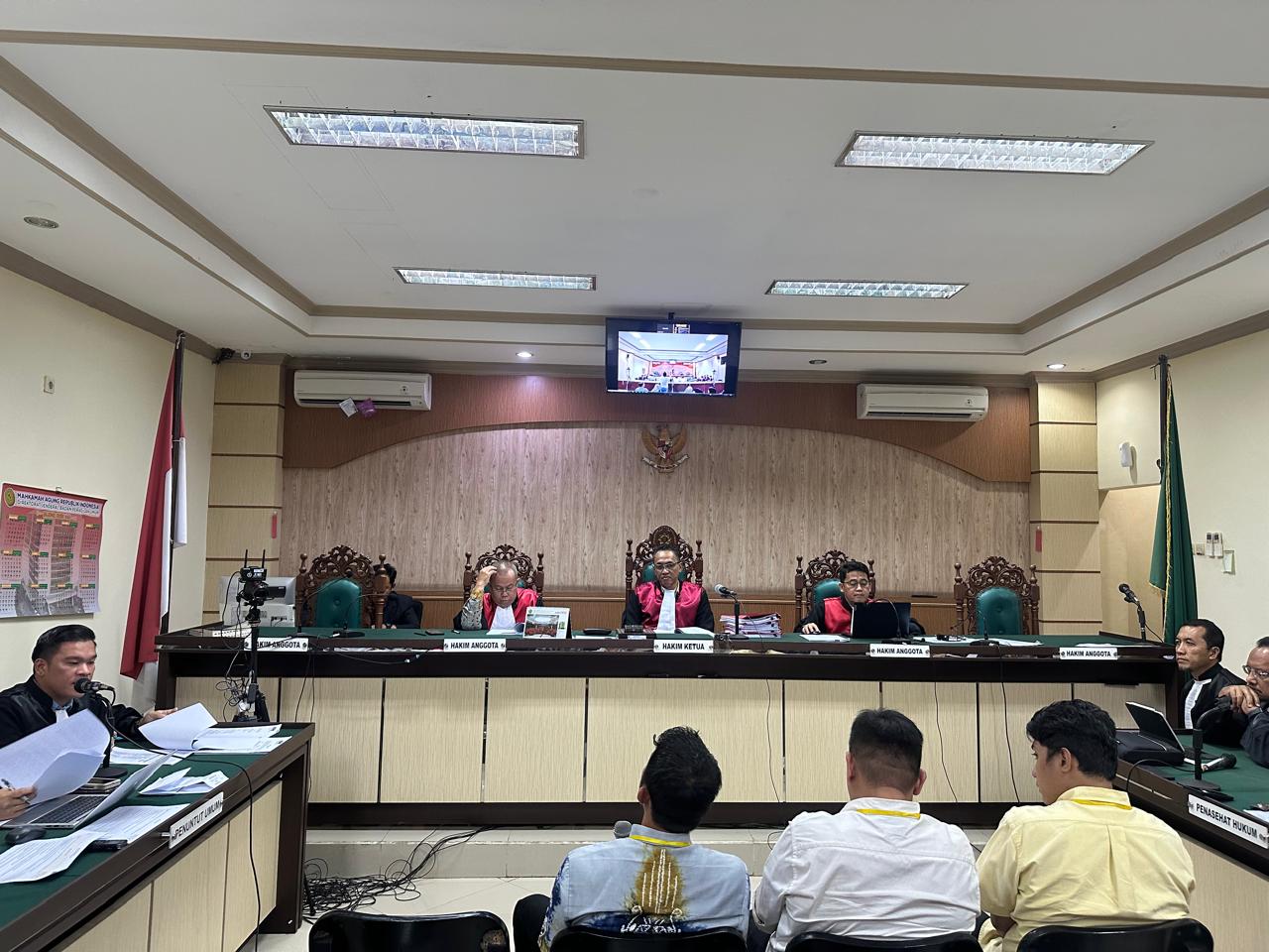 BERI KESAKSIAN: Para saksi kembali dihadirkan di PN Tipikor Banjarmasin pada Kamis (15/5/2025), dalam sidang perkara dugaan suap dan gratifikasi OTT KPK di Dinas PUPR Kalsel.