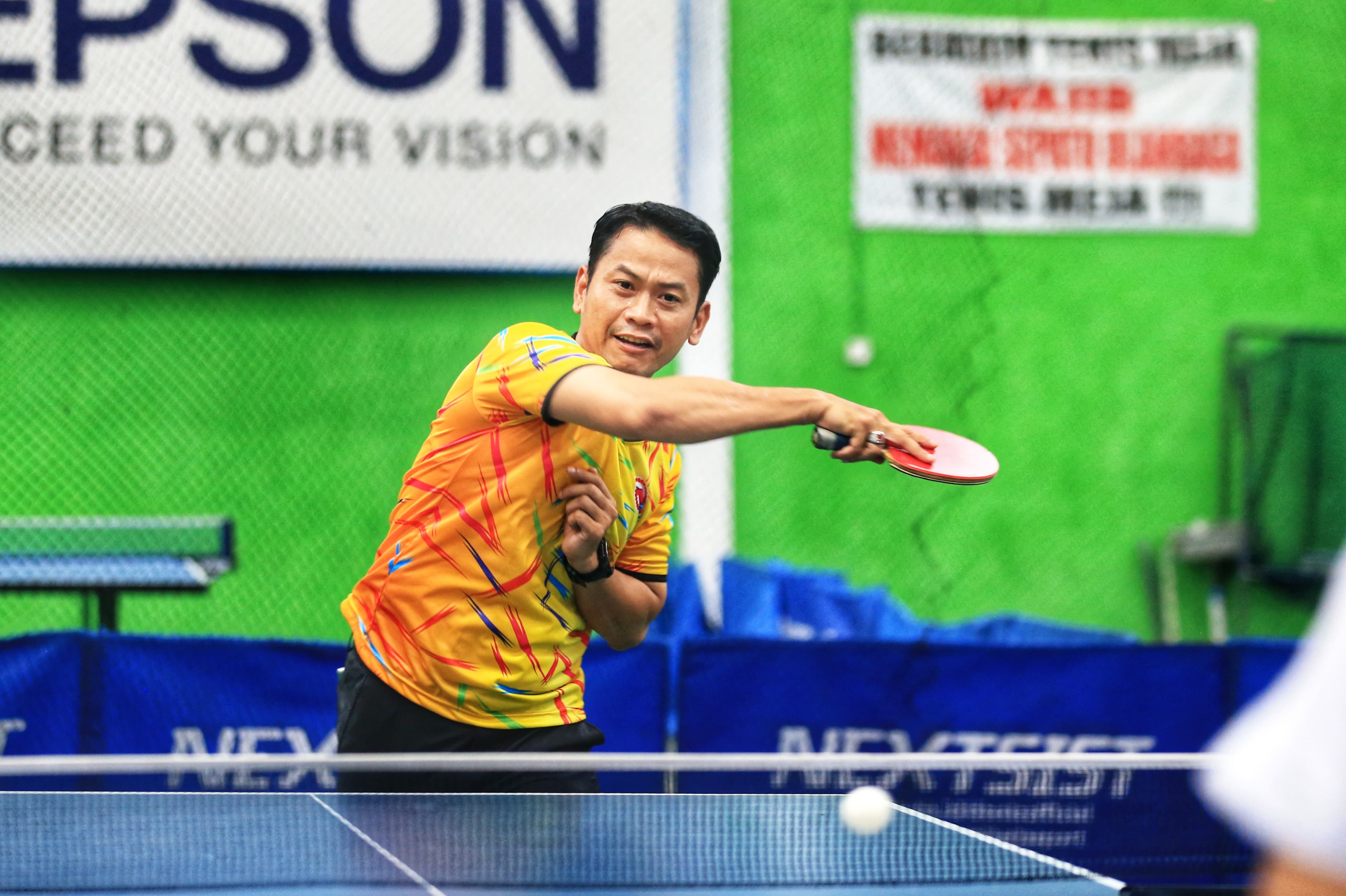 SERVICE:Wali Kota Banjarmasin M Yamin membuka Kejuaraan Tenis Meja Kompetem Cup 2025 di GOR Kompetem Gatot Soebroto, Sabtu (17/5/2025).(Foto:M Idris Jian Sidik/Radar Banjarmasin)