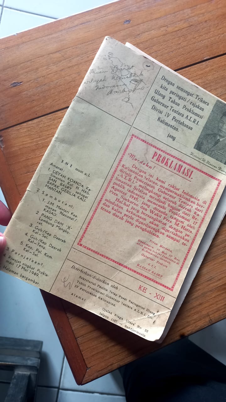 TERBIT: Majalah yang terbit pada 17 Mei 1962 khusus untuk memperingati Proklamasi 17 Mei 1949. (RENDRA UNTUK RADAR BANJARMASIN)