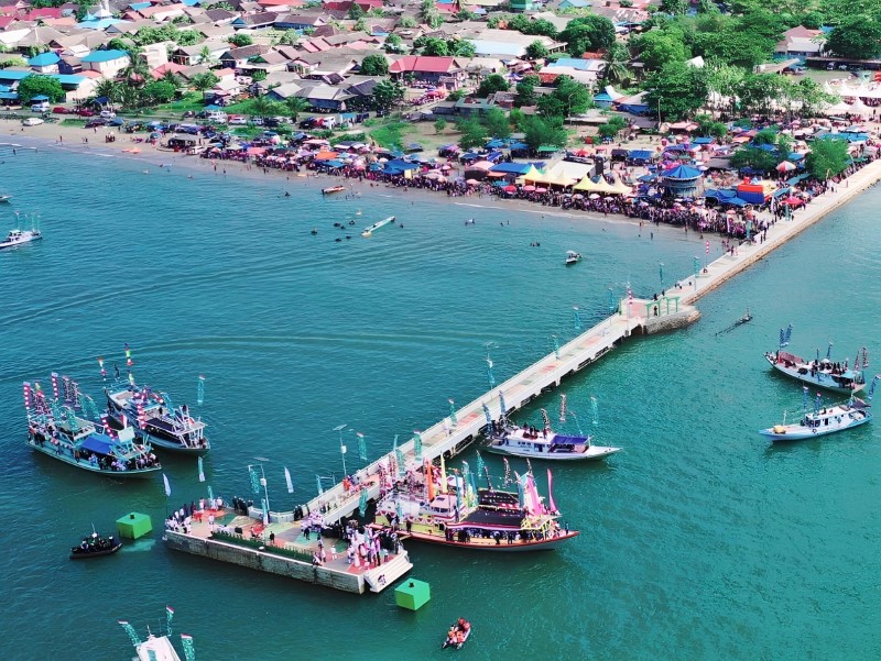 PANORAMA: Pantai Pagatan di Kusan Hilir, Tanah Bumbu, menjadi saksi perkembangan daerah sejak migrasi Suku Bugis hingga kini.
