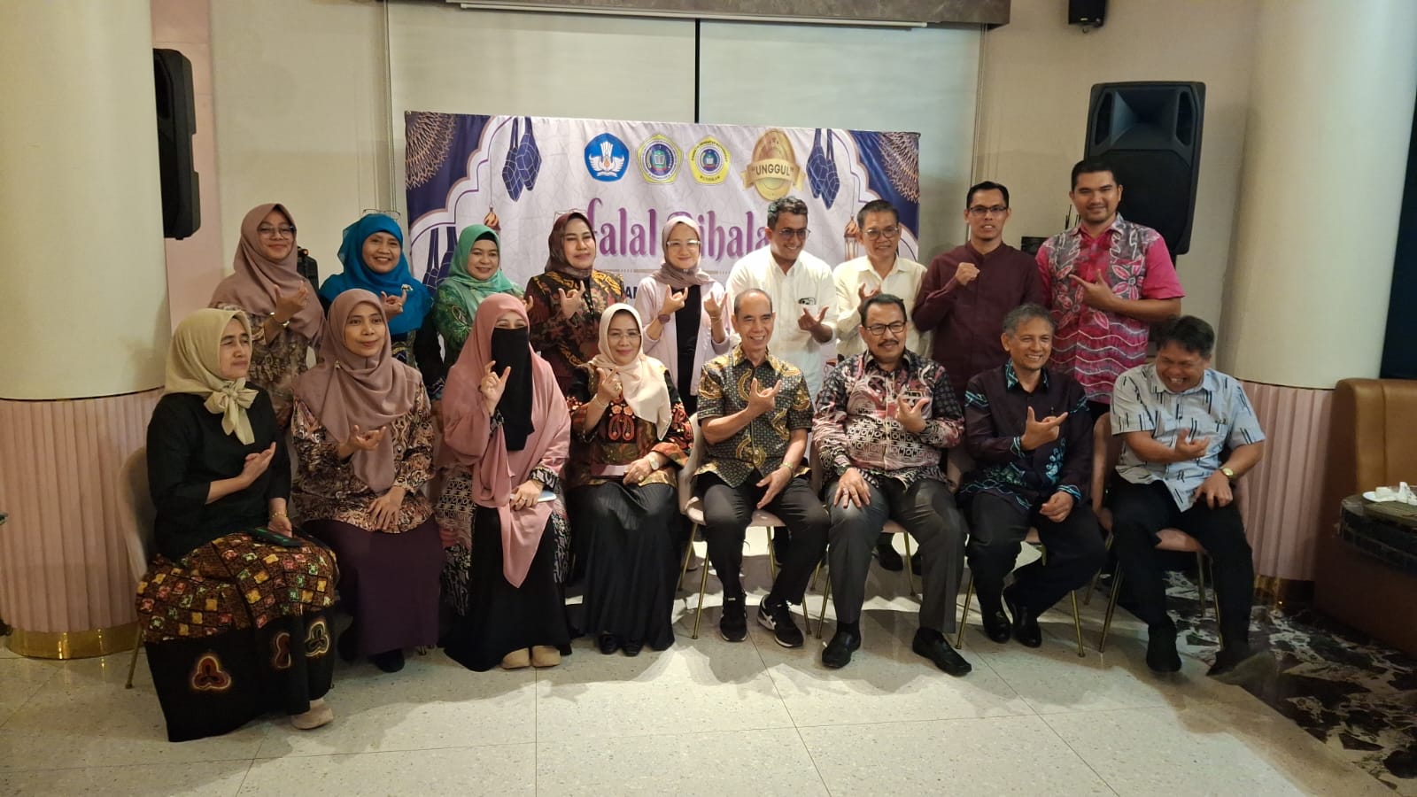 KOMPAK:Kegiatan silaturahmi FKM UNISKA untuk menuju kinerja unggul.(foto:FKM Uniska untuk Radar Banjarmasin)