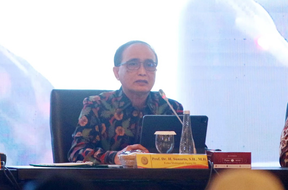 PEMBINA PENGADILAN: Ketua Mahkamah Agung (MA) Sunarto. (Dery Ridwansah/Jawa Pos)