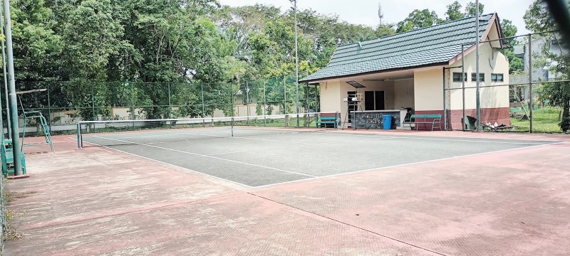 Lapangan tenis