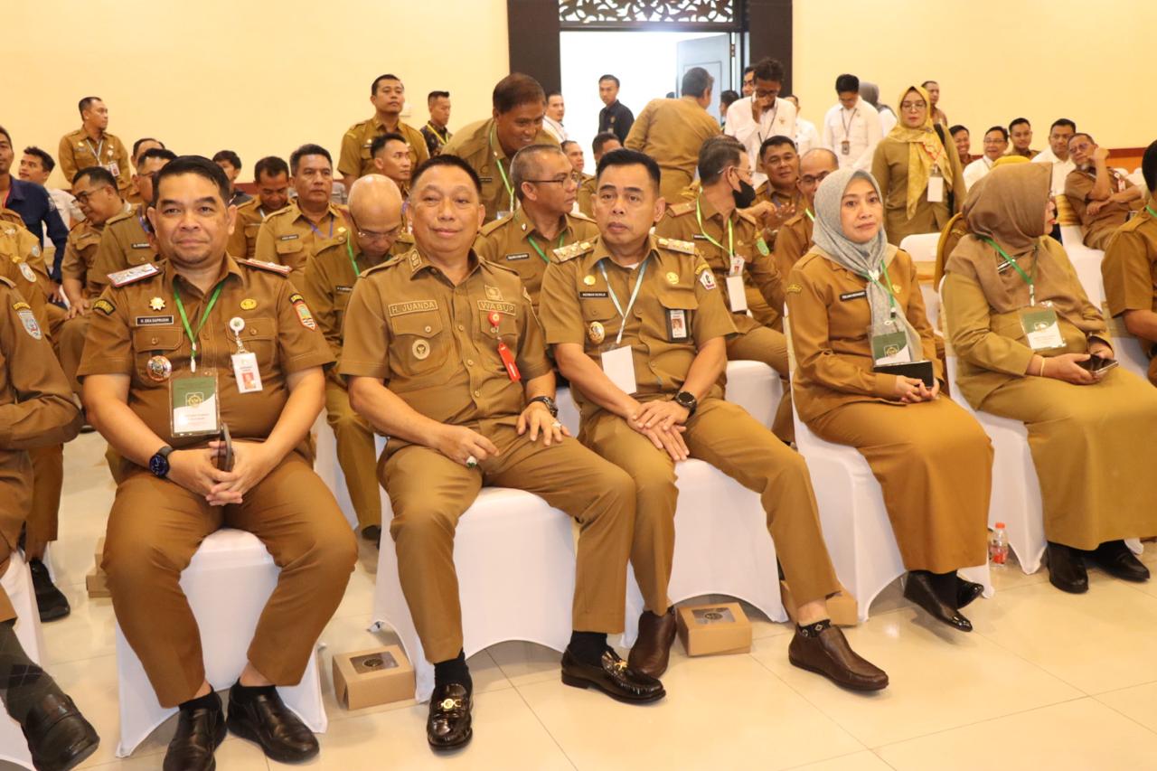 TURUT HADIR:Wakil Bupati Tapin, H Juanda ikut hadir dalam penganugerahan WTP untuk Kabupaten Tapin di Auditorium BPK RI Perwakilan Kalsel di Banjarbaru, Senin (26/5/2025).