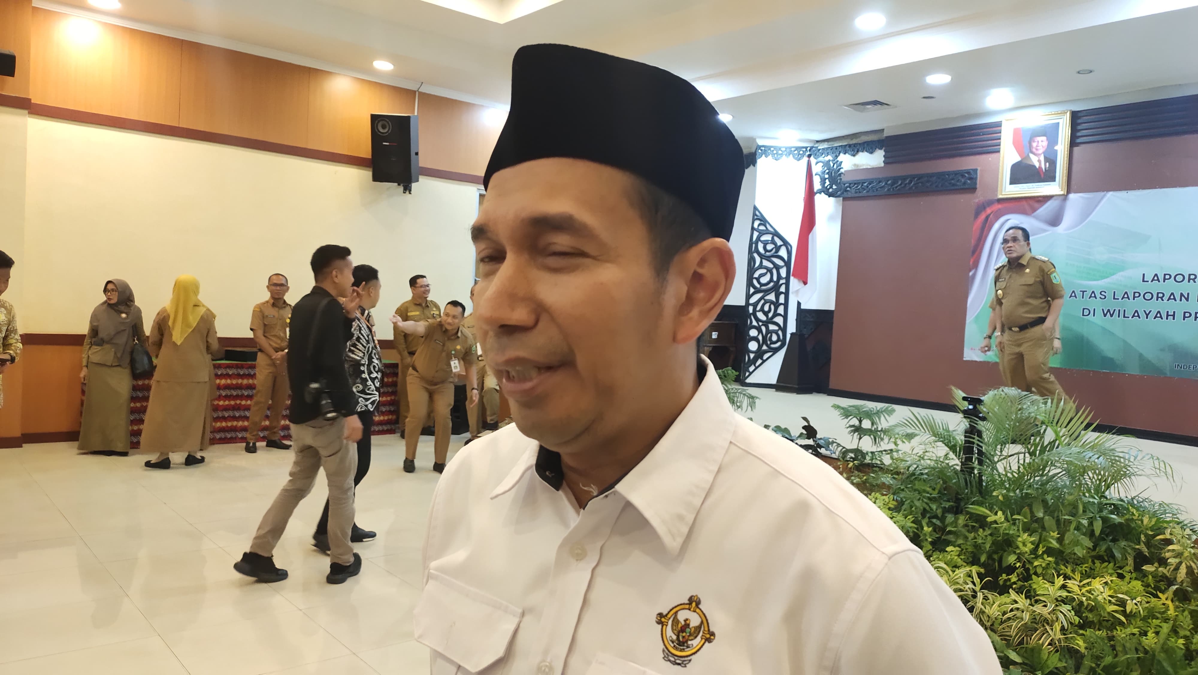 JELASKAN: Kepala BPK Perwakilan Provinsi Kalsel, Andriyanto saat wawancara usai penyerahan LHP atas LKPD tahun 2024 kepada 13 Pemda se-Kalsel.