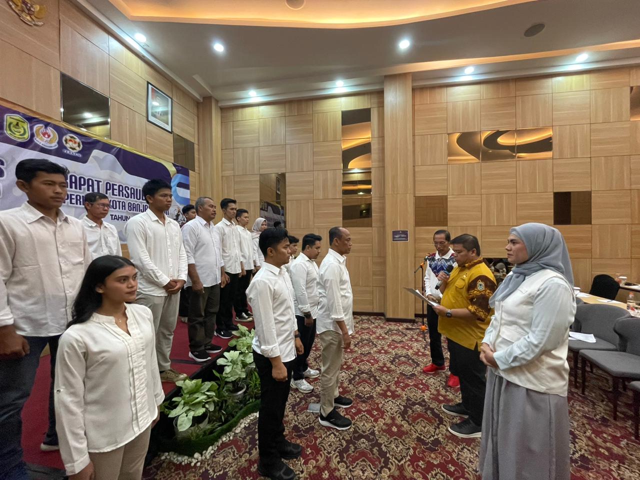 PENGURUS: Ketua Perkemi Banjarmasin, AKBP Muhammad Fihim, bersama jajaran pengurus resmi dilantik, Senin (26/5/2025).(M Idris Jian Sidik)