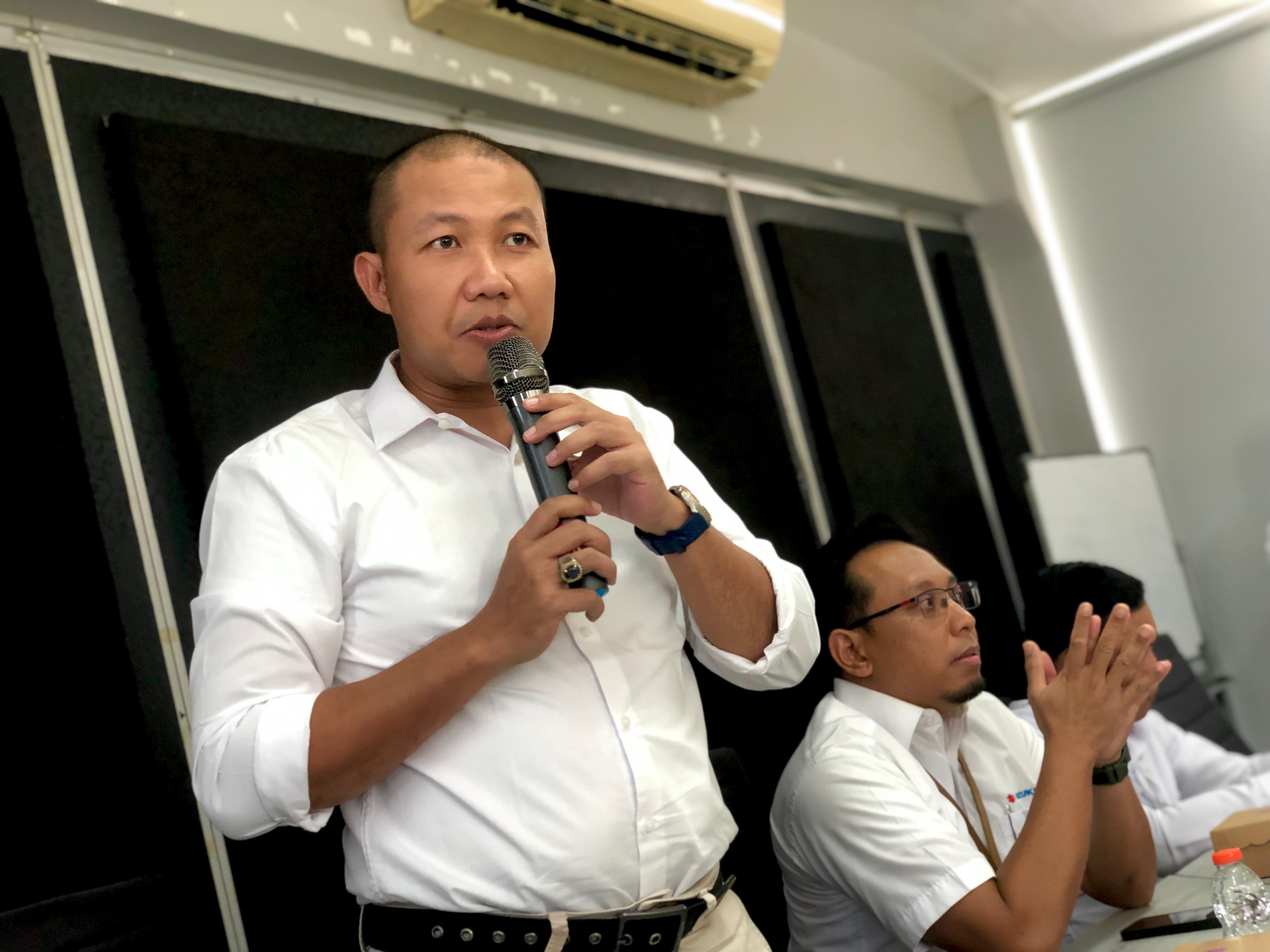 PRESSCON: Branch Manager Mitra Megah Profitamas Banjarmasin, Sahit Saputro memaparkan kelebihan Suzuki Fronx saat press conference di Banjarmasin.