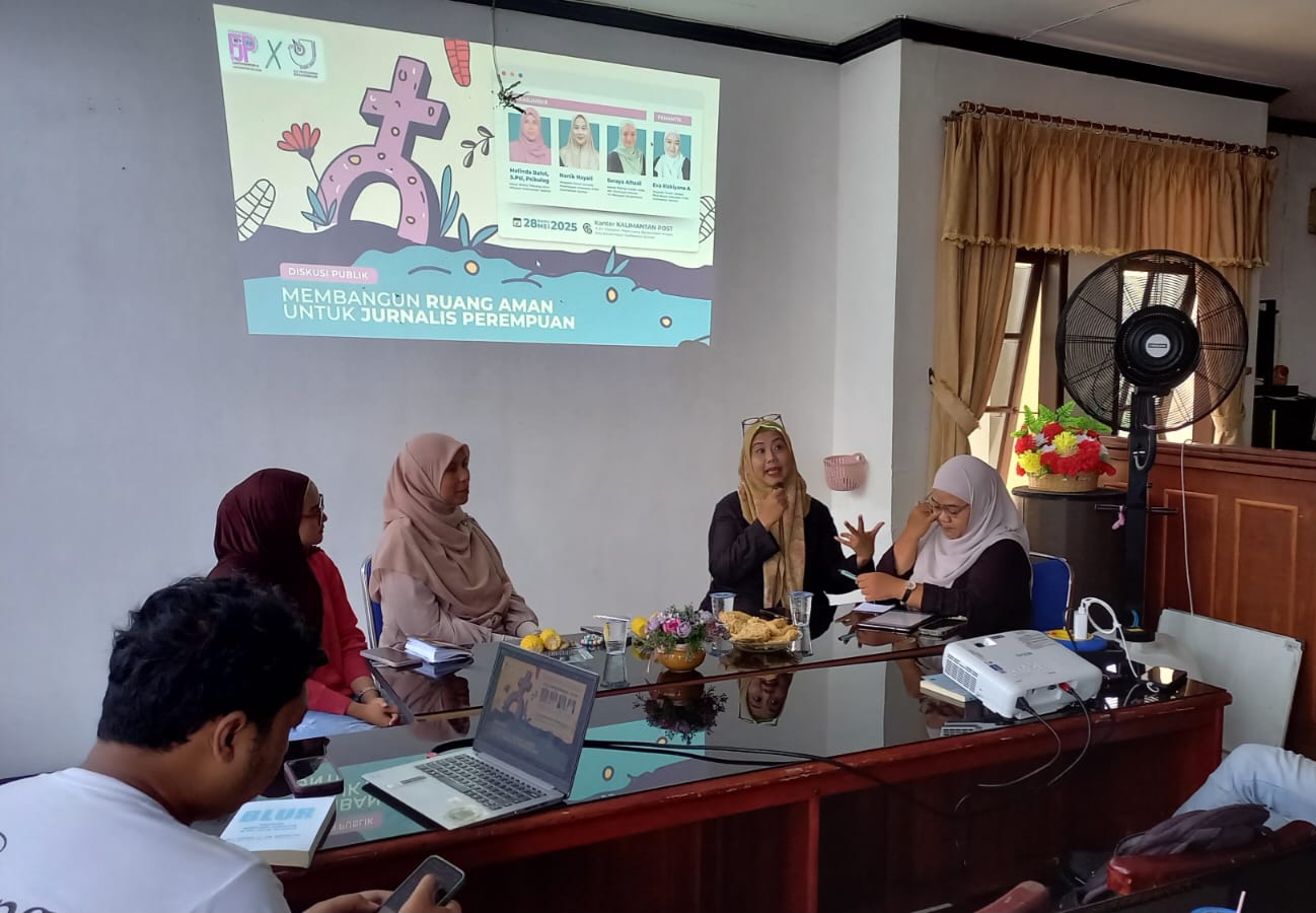 DIALOG: Suasana diskusi bertajuk "Membangun Ruang Aman untuk Jurnalis Perempuan" yang digelar AJI Persiapan Banjarmasin, Rabu (28/5).  &nbsp;