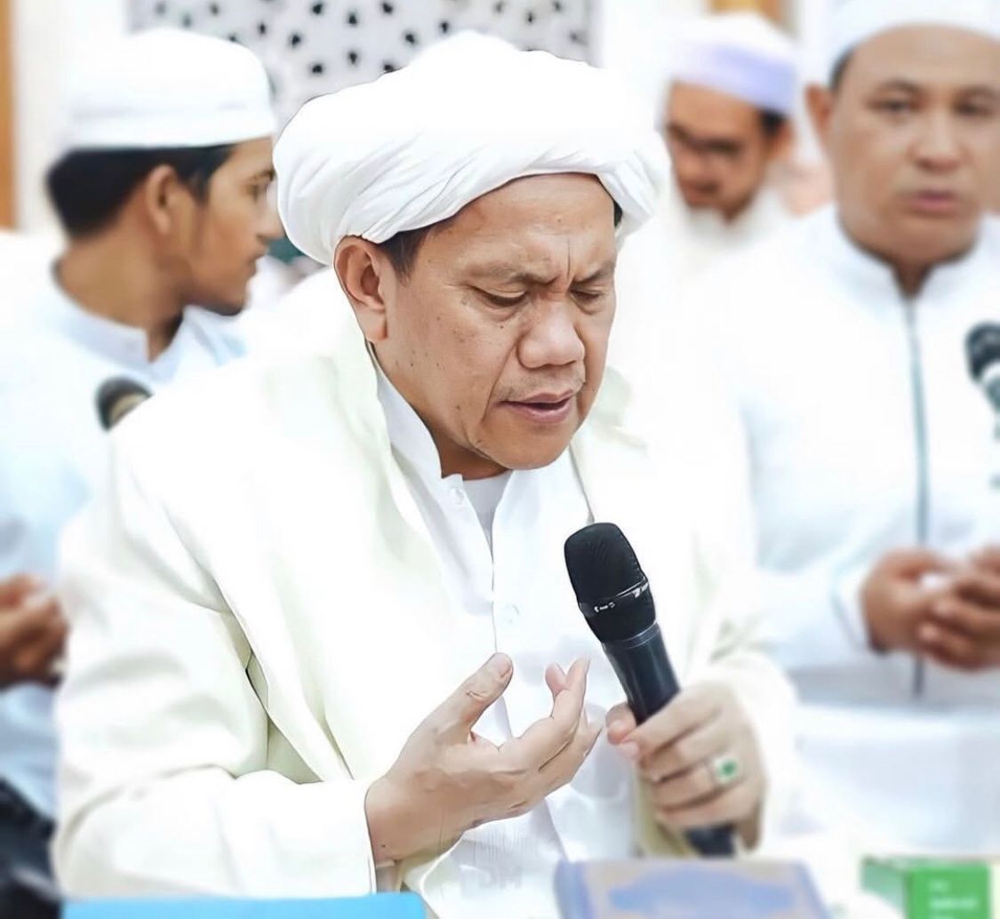 ULAMA: Ini sosok KH Muhammad Zhofarudin (Guru Udin) yang akan mengisi Tabligh Akbat Harjad Kotabaru. Foto: Instagram @mahabbah.guru.udin.