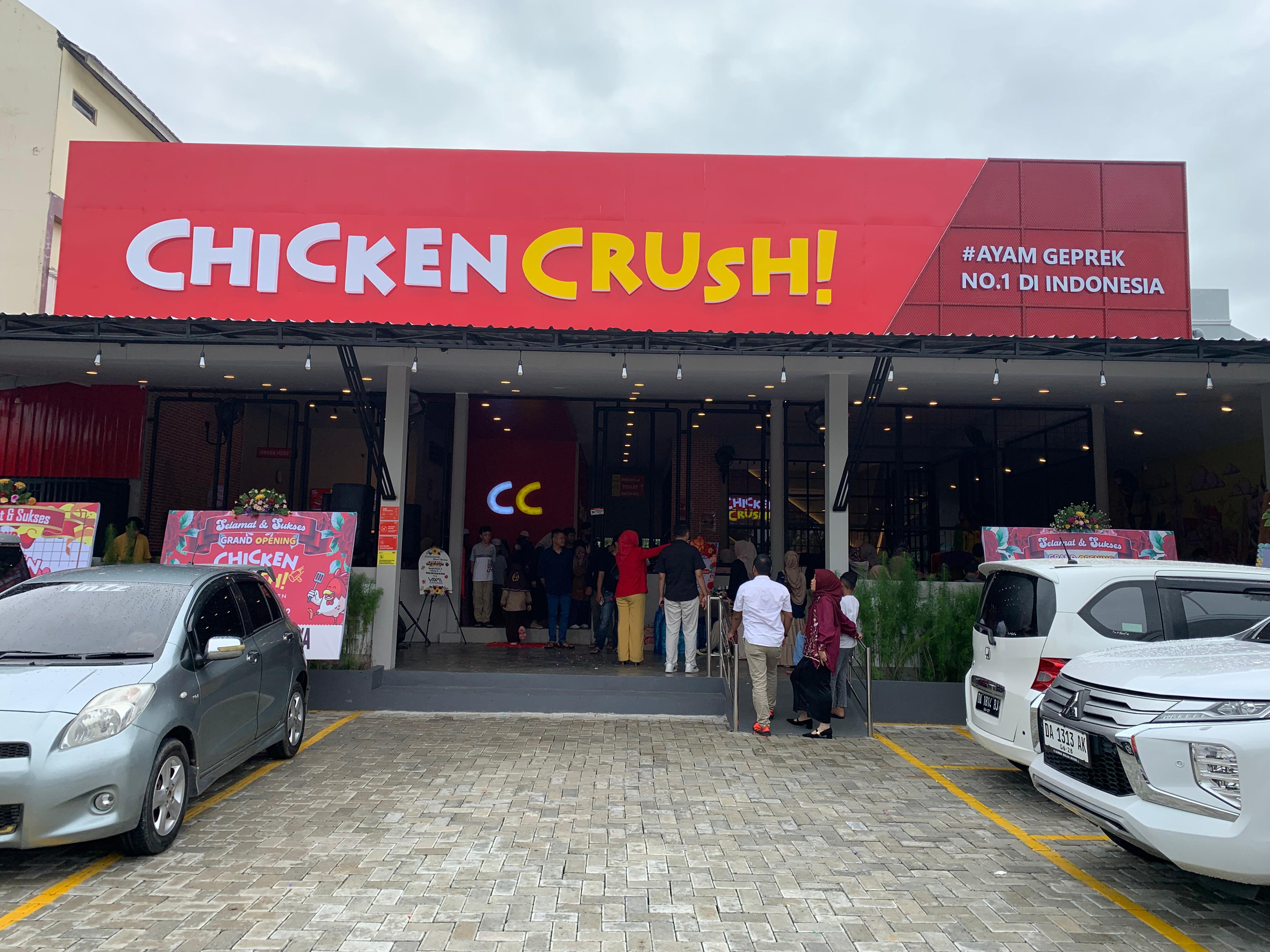 EKSPANSI BISNIS:Salah satu outlet Chicken Crush di Kalsel.