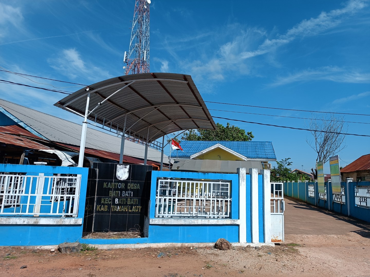 MASA KINI: Kantor Desa Bati-Bati, Kecamatan Bati-Bati, Kabupaten Tanah Laut (Tala).