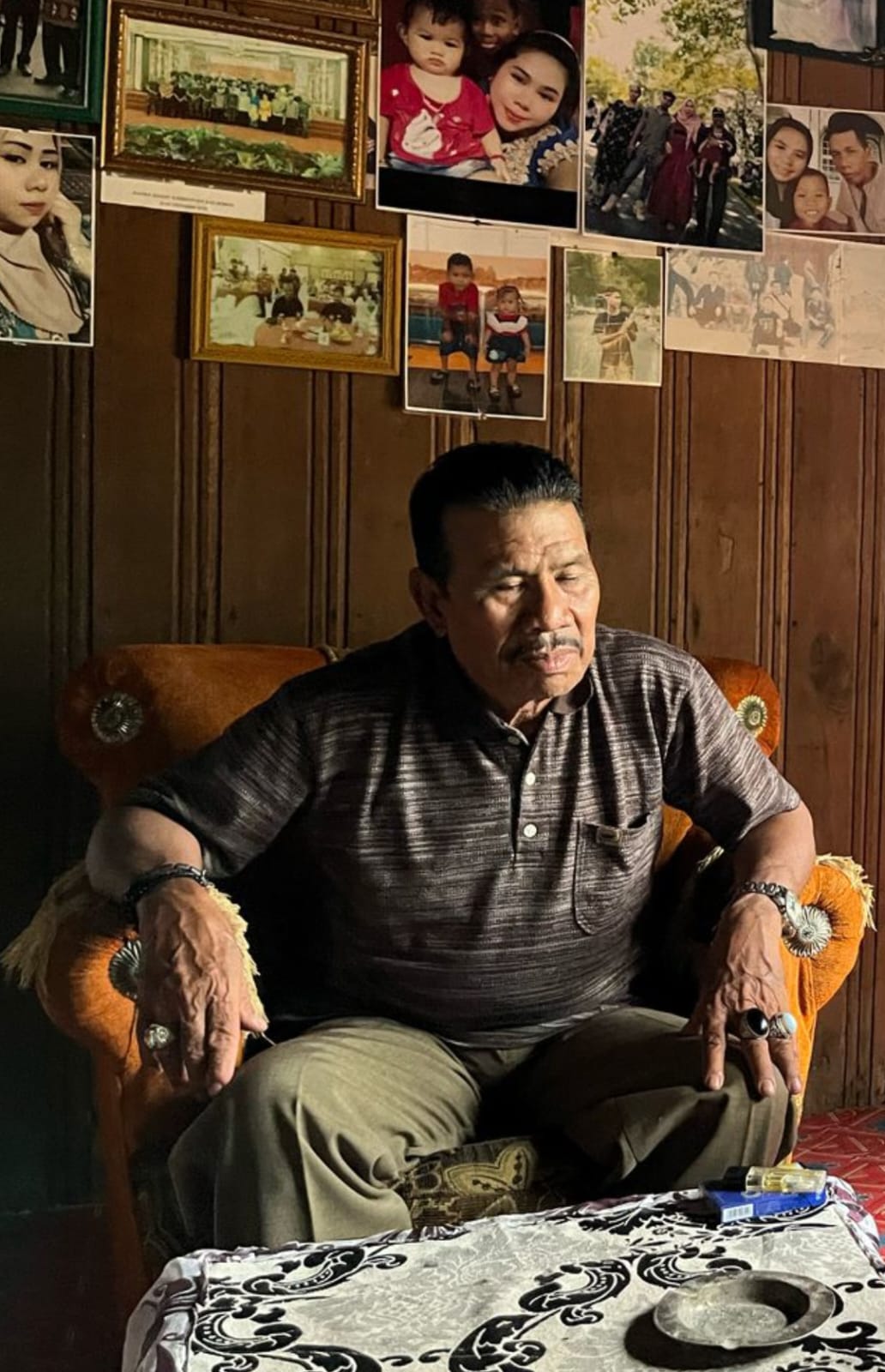 IMBAUAN: Demang Sakarani imbau warga Dayak di Meratus HST percayakan kasus mayat terpenggal ke polisi.