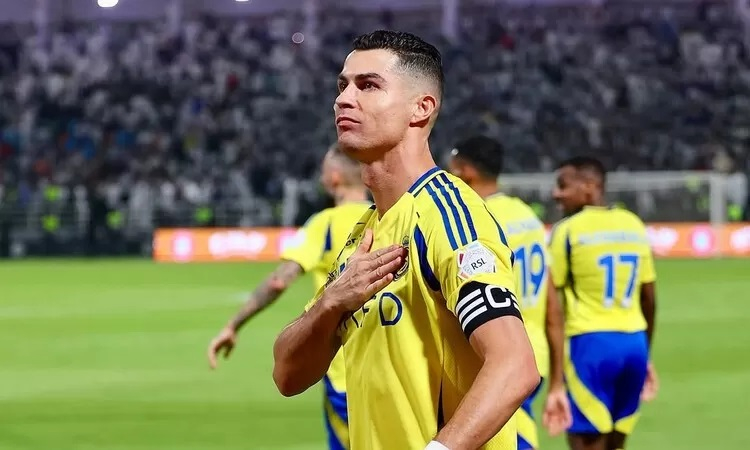 BERTAHAN: Cristiano Ronaldo memutuskan tetap bertahan di Al Nassr.