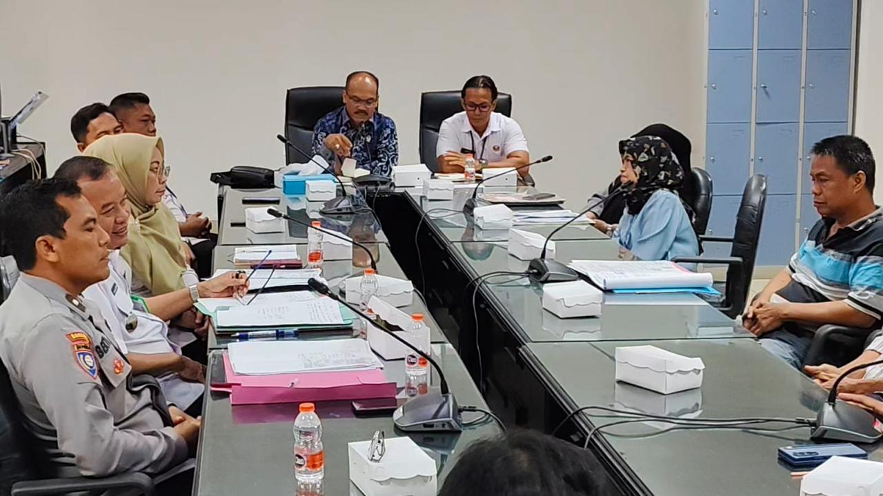 MEDIASI: Komisi I DPRD Kota Banjarmasin memediasi dua warga Kelurahan Sungai Lulut yang bersengketa, Rabu (11/6/2025) pagi.