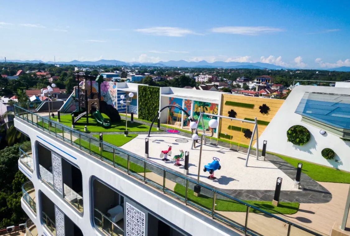 ESTETIK: Aeris Hotel Banjarbaru memiliki area outdoor Viora Rooftop yang indah yang bisa digunakan untuk acara pernikahan.