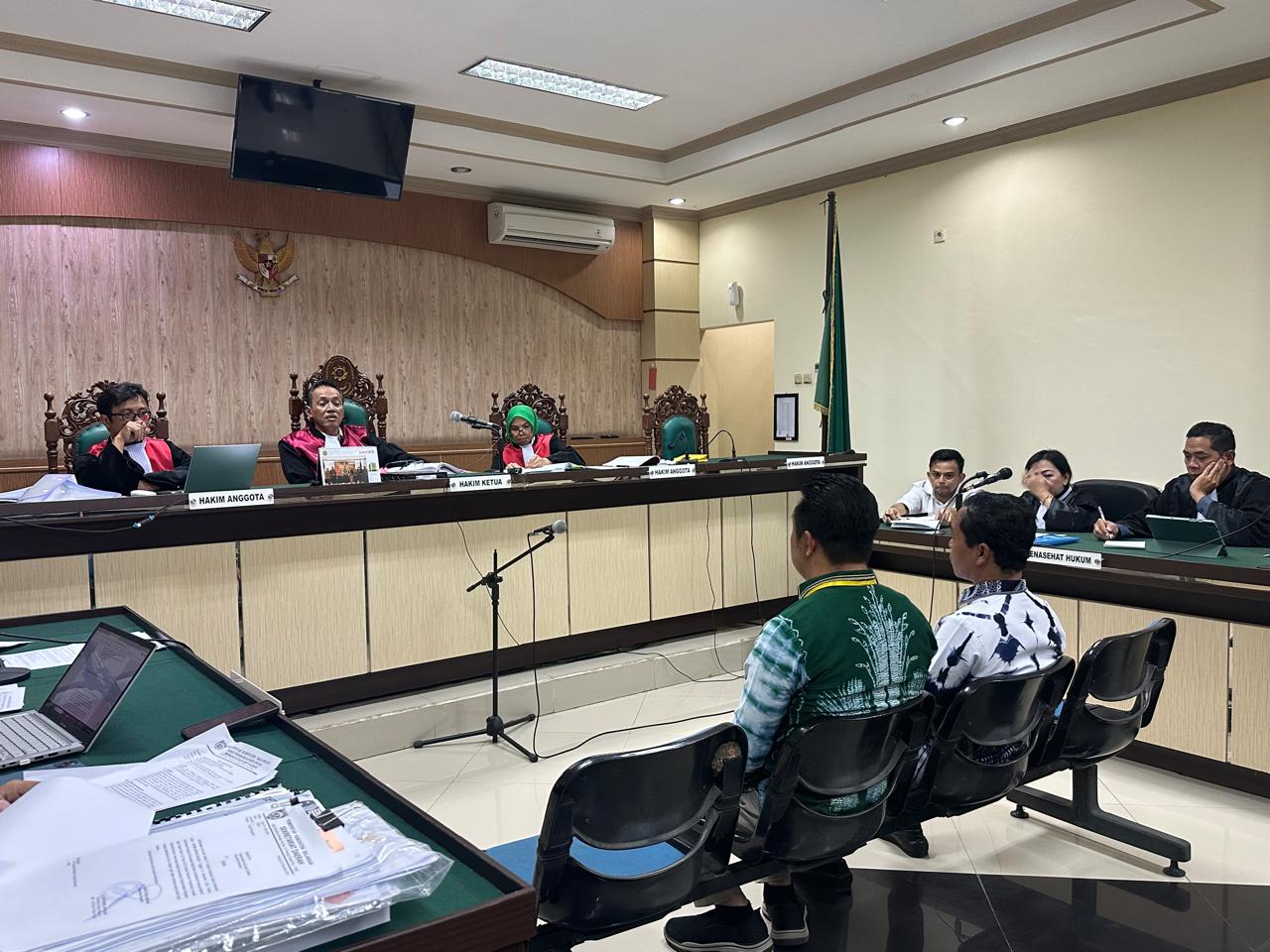 CECAR SAKSI: Majelis hakim di PN Tipikor Banjarmasin menggali informasi mengenai penyertaan modal Pemkab Balangan ke PT Asabaru Dayacipta Lestari (Perseroda), Kamis (12/6/2025).