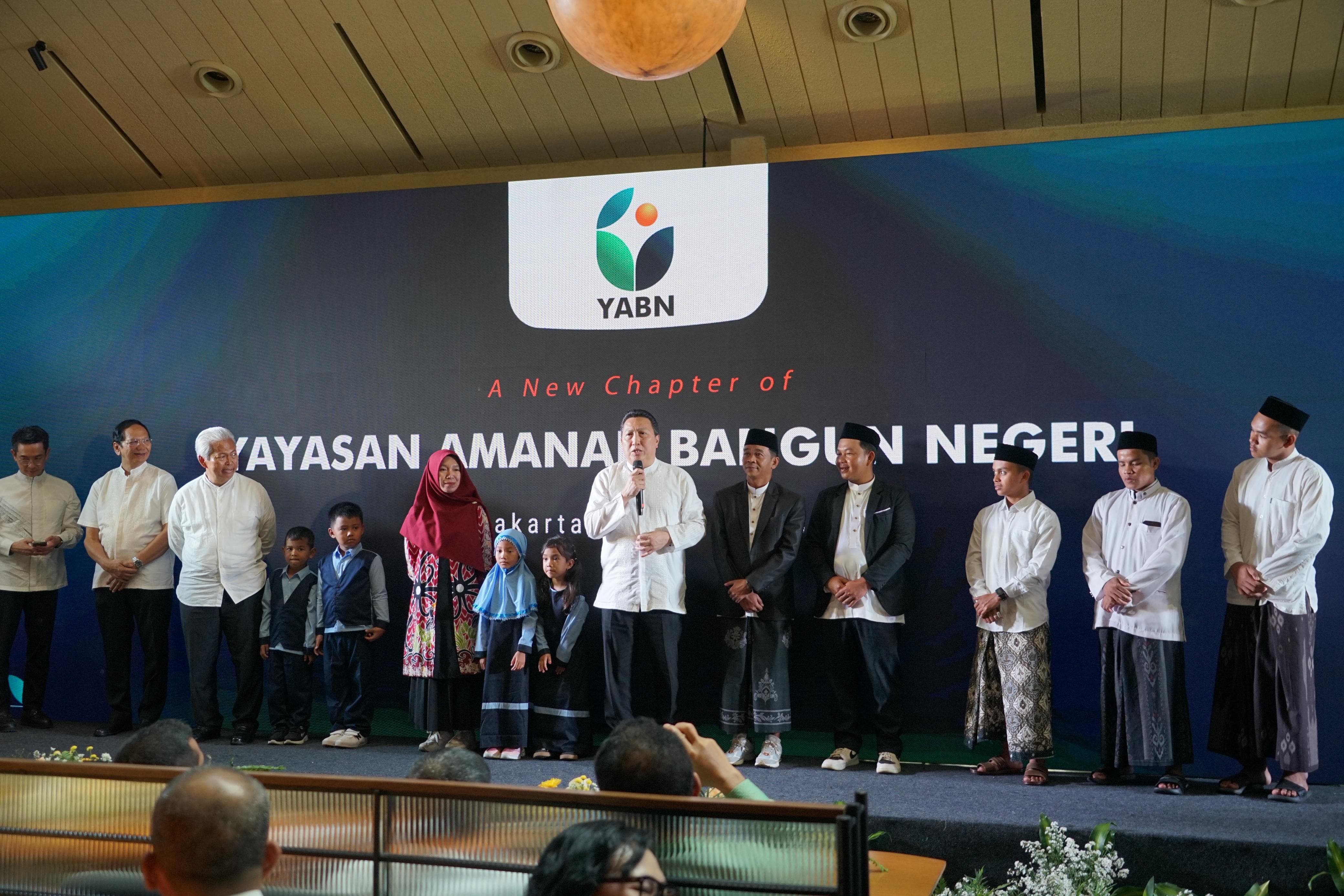 LOGO BARU:Seremoni peresmian logo baru YABN bertepatan dengan momen Hari Anak Nasional.
