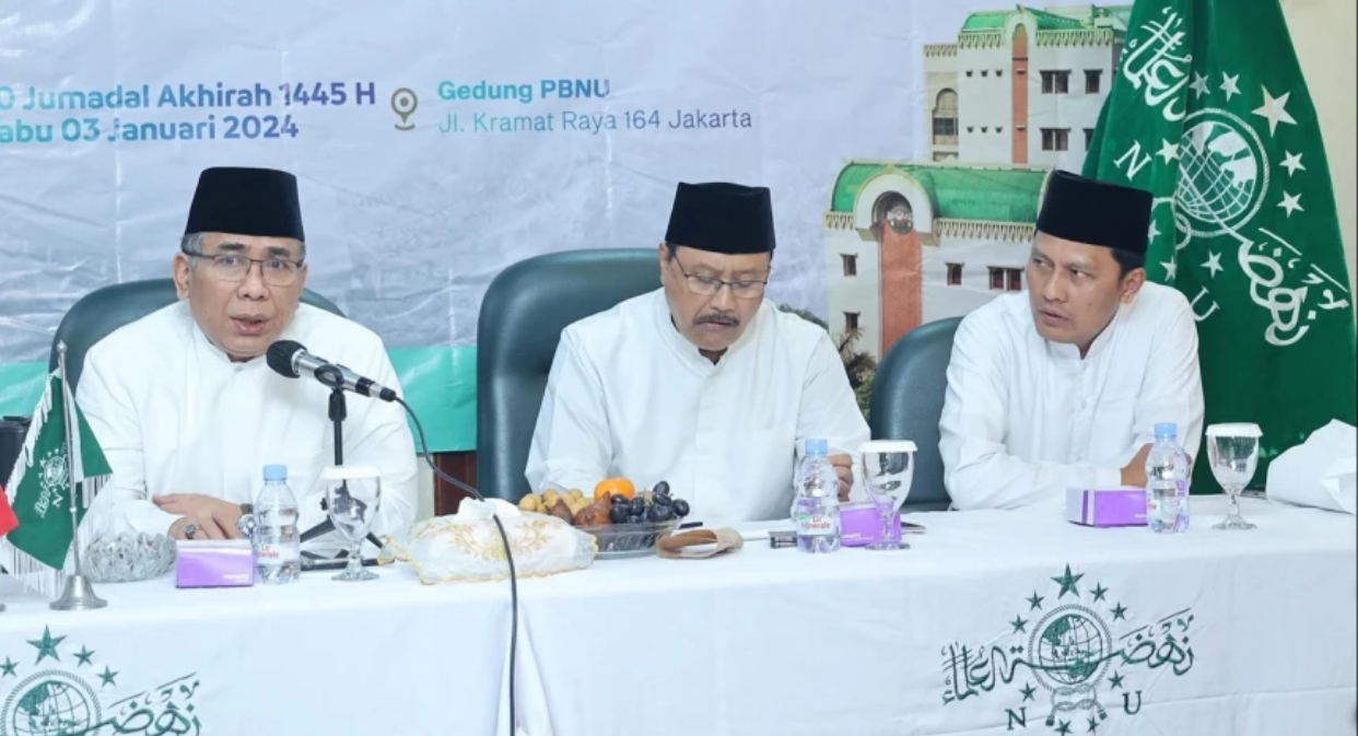 Dari kiri-kanan: Ketum PBNU KH Yahya Cholil Staquf, Sekjen PBNU Saifullah Yusuf, Bendum PBNU Gudfan Arif. (Foto: NU Online/Suwitno)